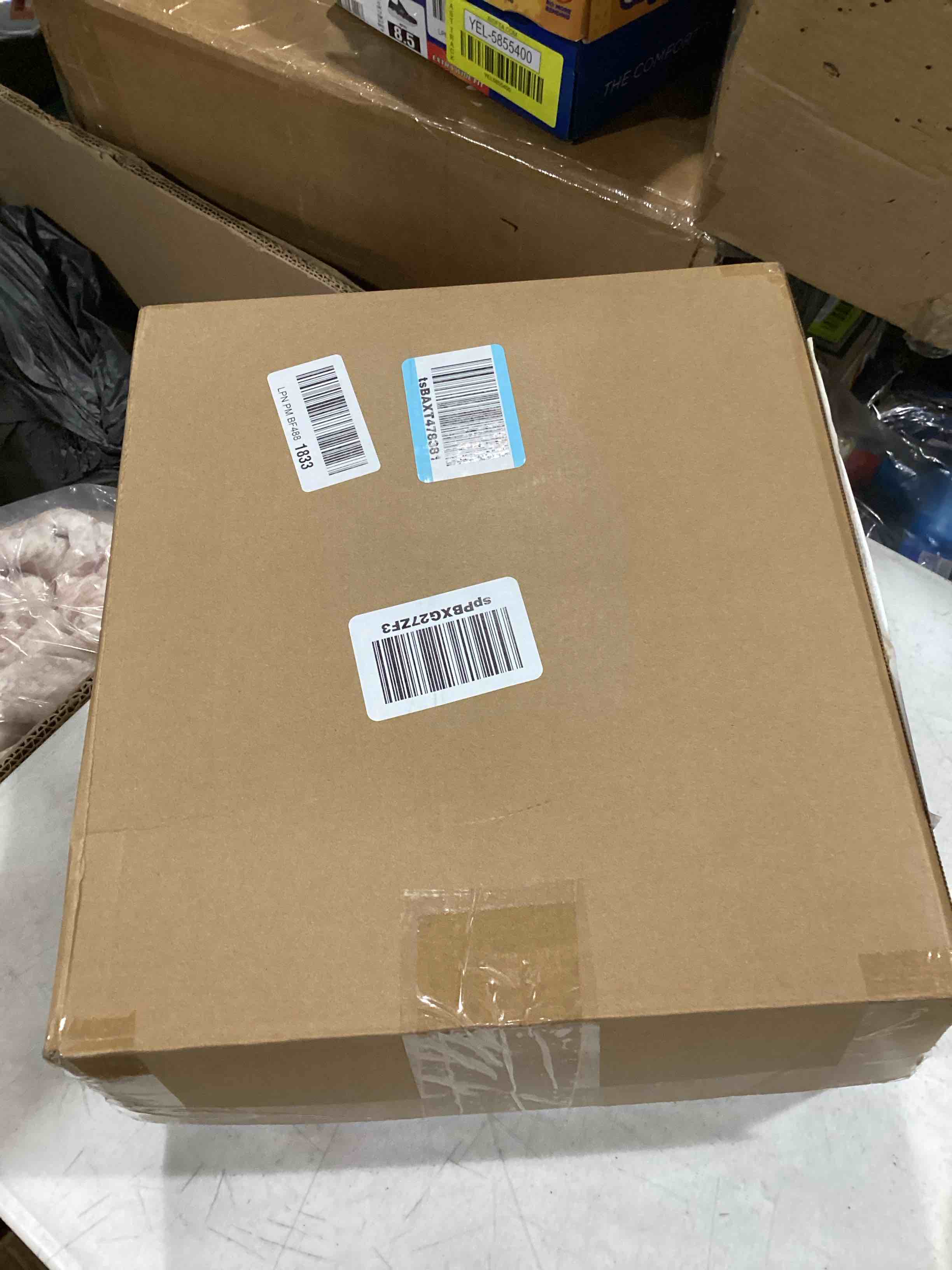 https://s3.amazonaws.com/lotting-images-prod/bidfta/RED6696820_1728674287007.jpeg