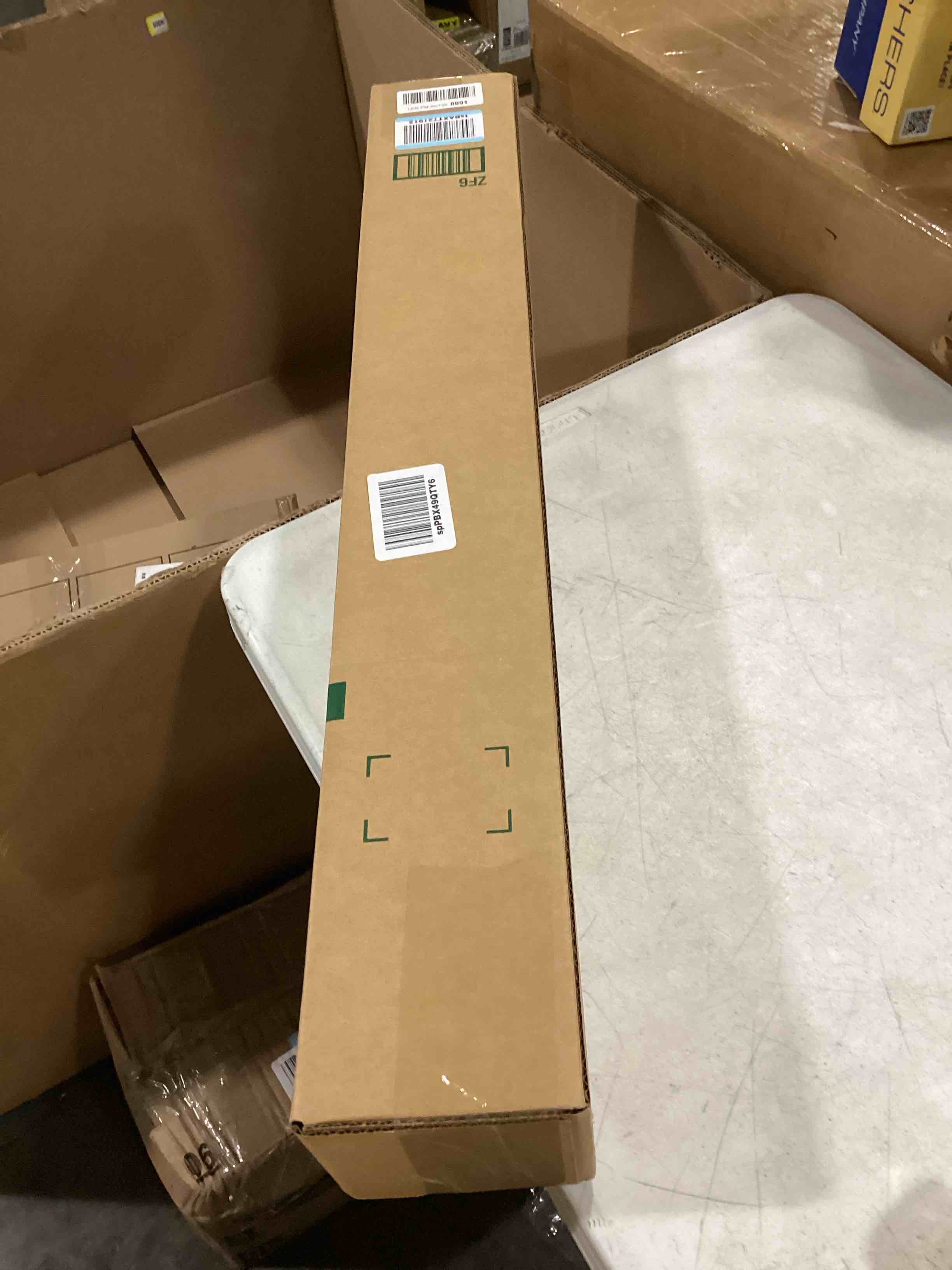 https://s3.amazonaws.com/lotting-images-prod/bidfta/RED6696949_1728926411921.jpeg