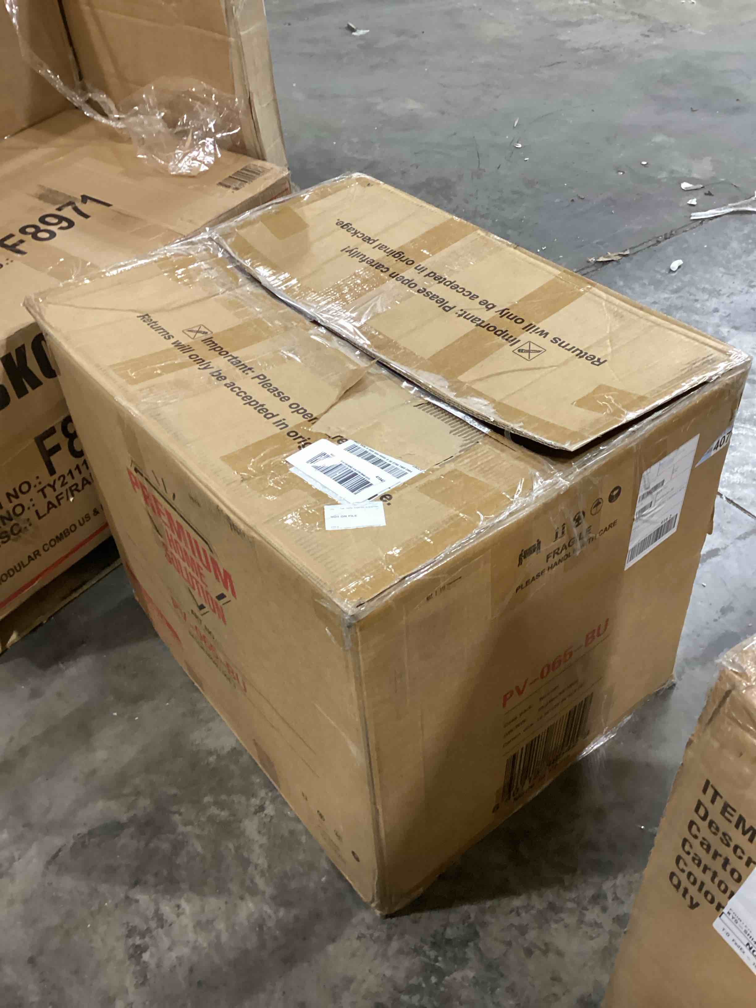 https://s3.amazonaws.com/lotting-images-prod/bidfta/RED6697196_1729089004517.jpeg