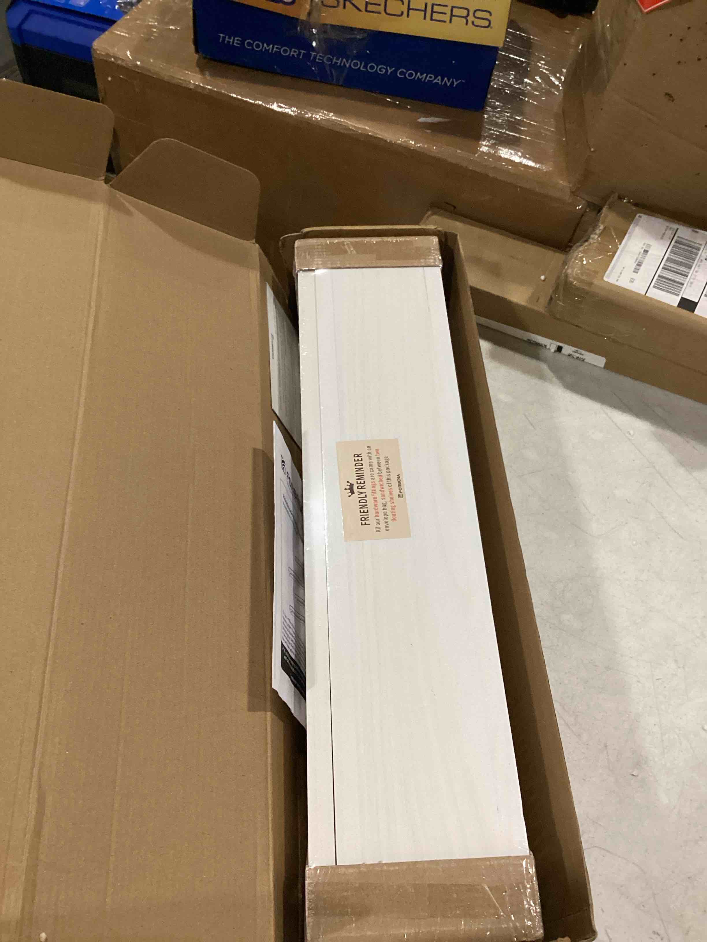 https://s3.amazonaws.com/lotting-images-prod/bidfta/RED6697299_1729175310270.jpeg