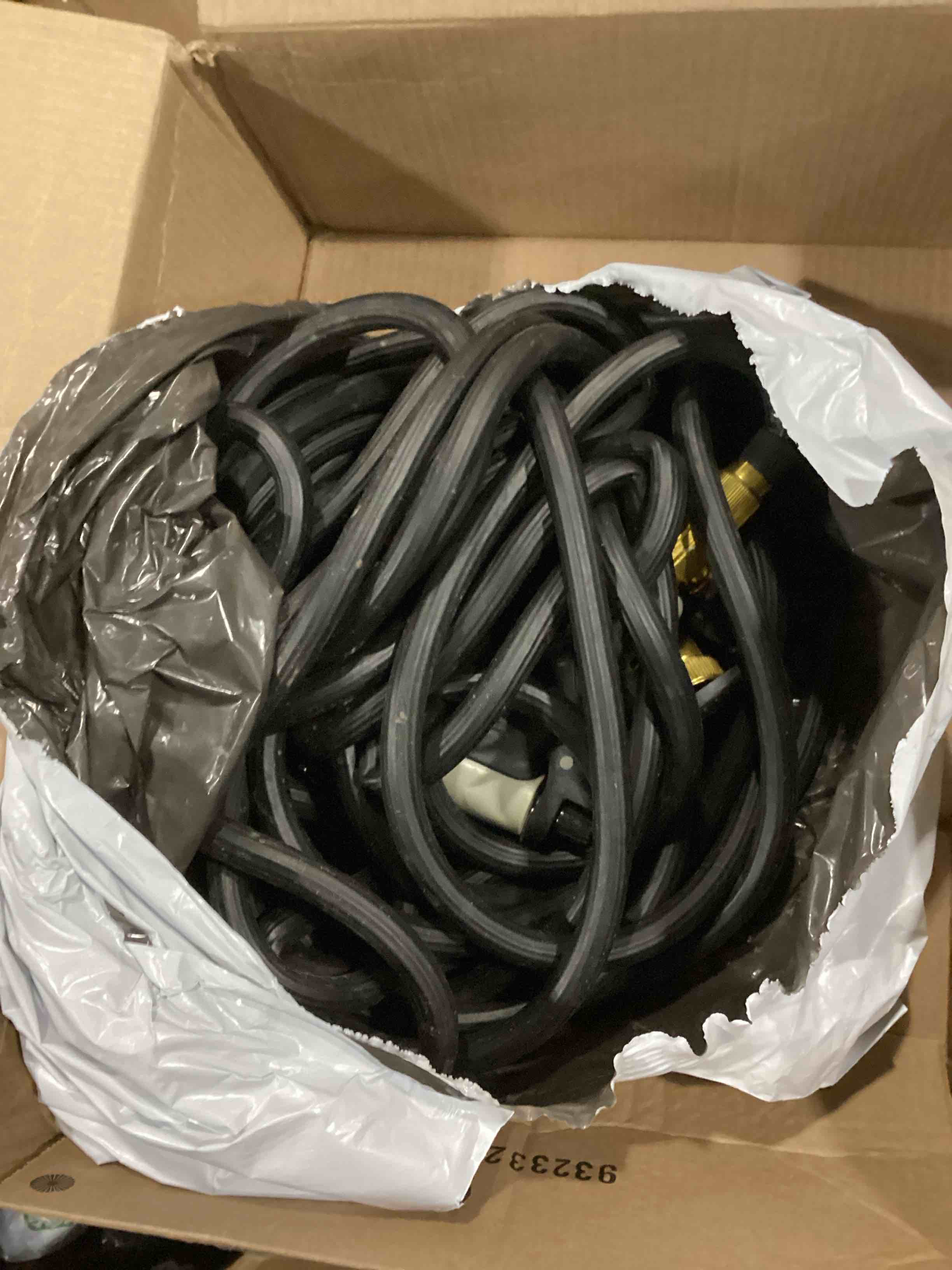 https://s3.amazonaws.com/lotting-images-prod/bidfta/RED6697371_1729190511712.jpeg