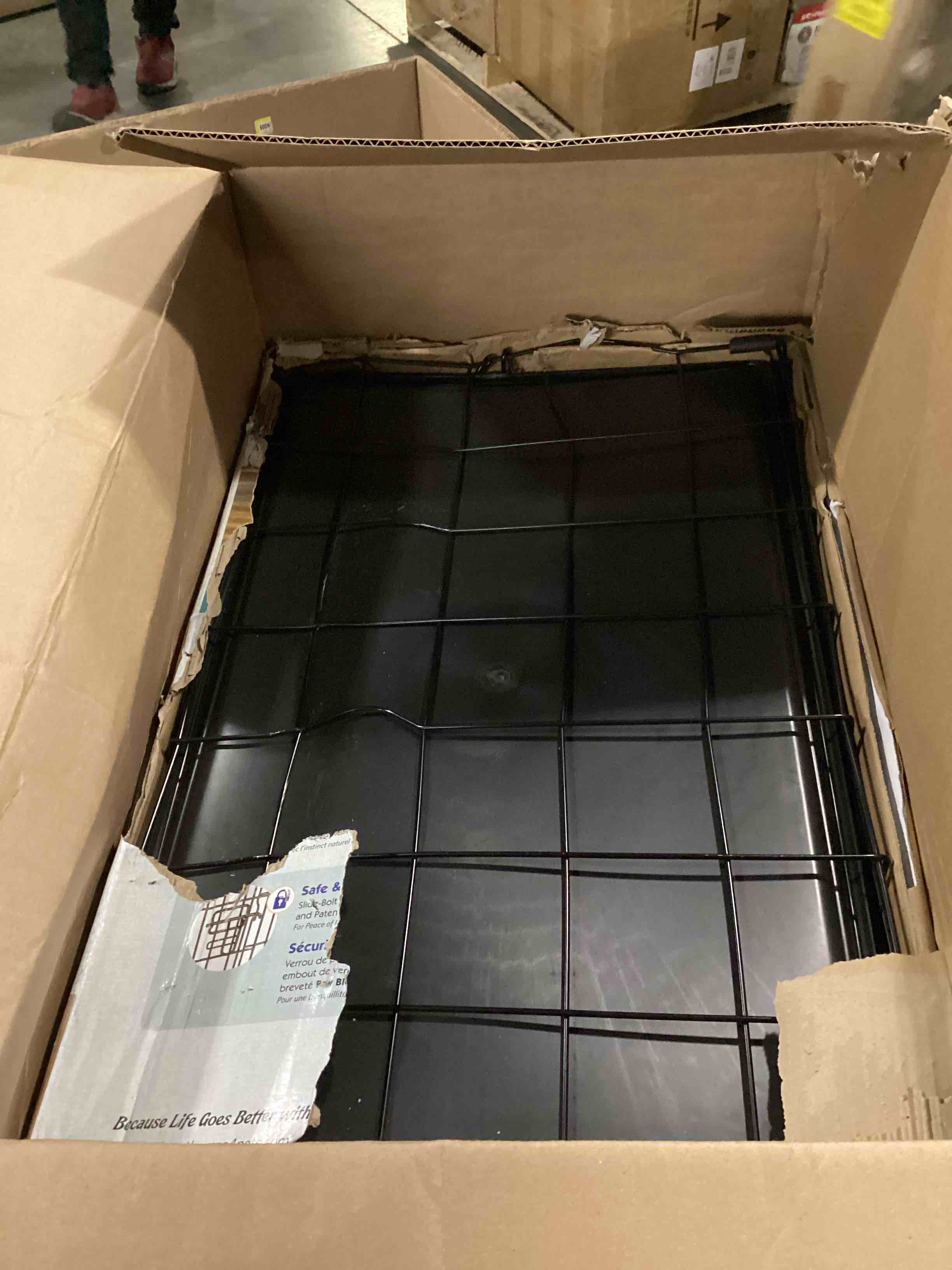 https://s3.amazonaws.com/lotting-images-prod/bidfta/RED6697473_1729263374283.jpeg
