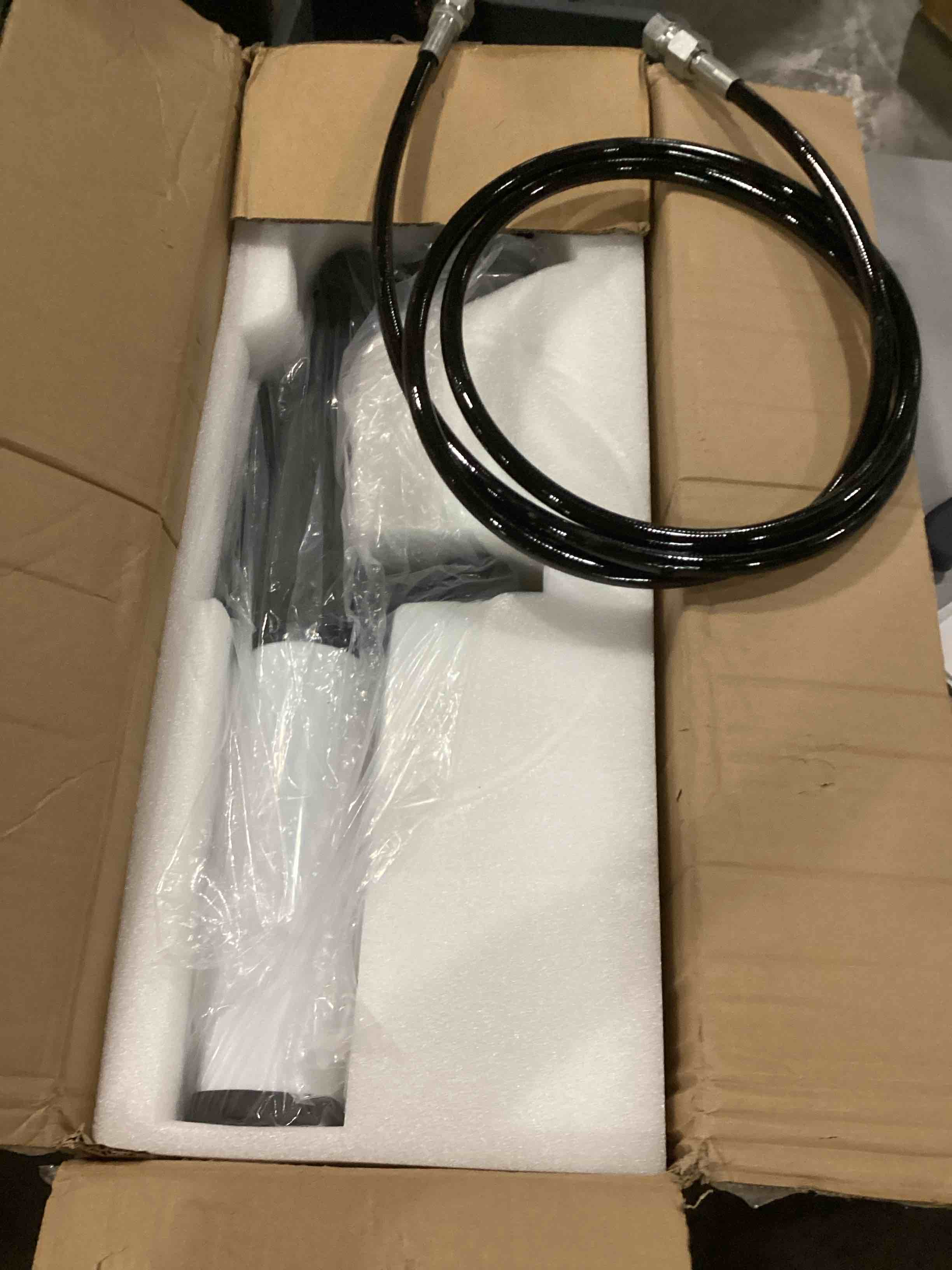 https://s3.amazonaws.com/lotting-images-prod/bidfta/RED6697699_1729521517885.jpeg