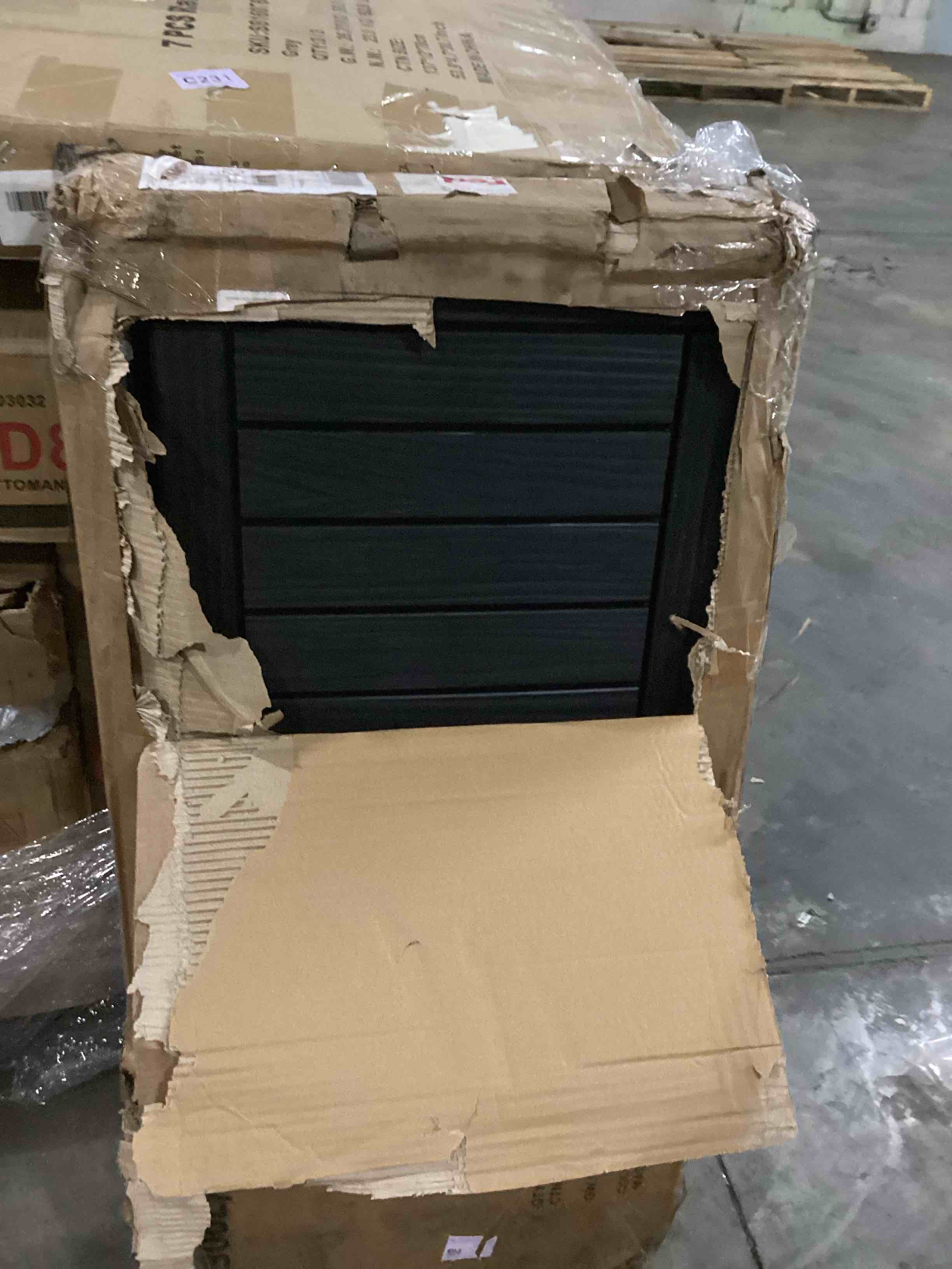 https://s3.amazonaws.com/lotting-images-prod/bidfta/RED6697703_1729522835529.jpeg