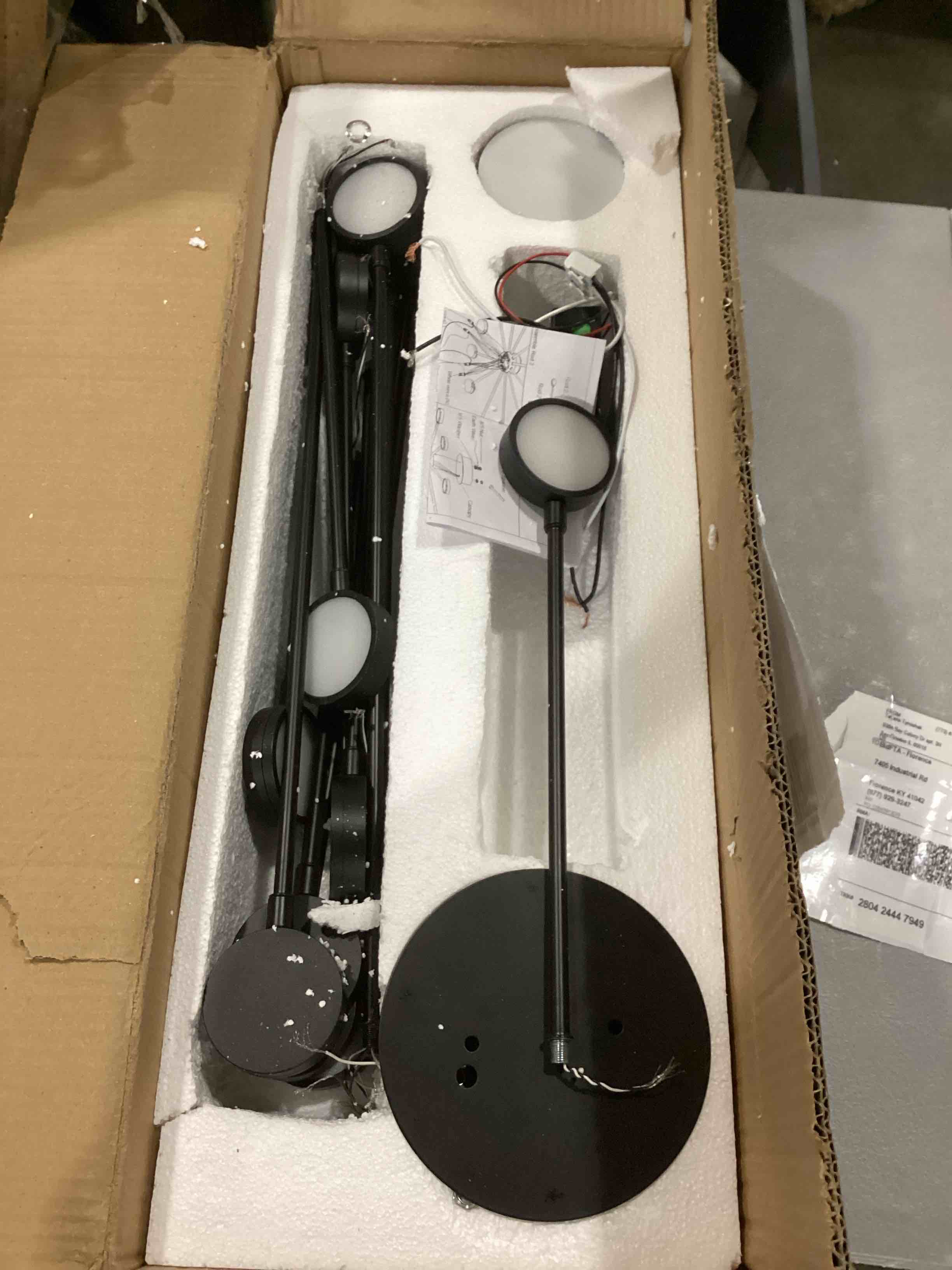 https://s3.amazonaws.com/lotting-images-prod/bidfta/RED6697734_1729533435582.jpeg