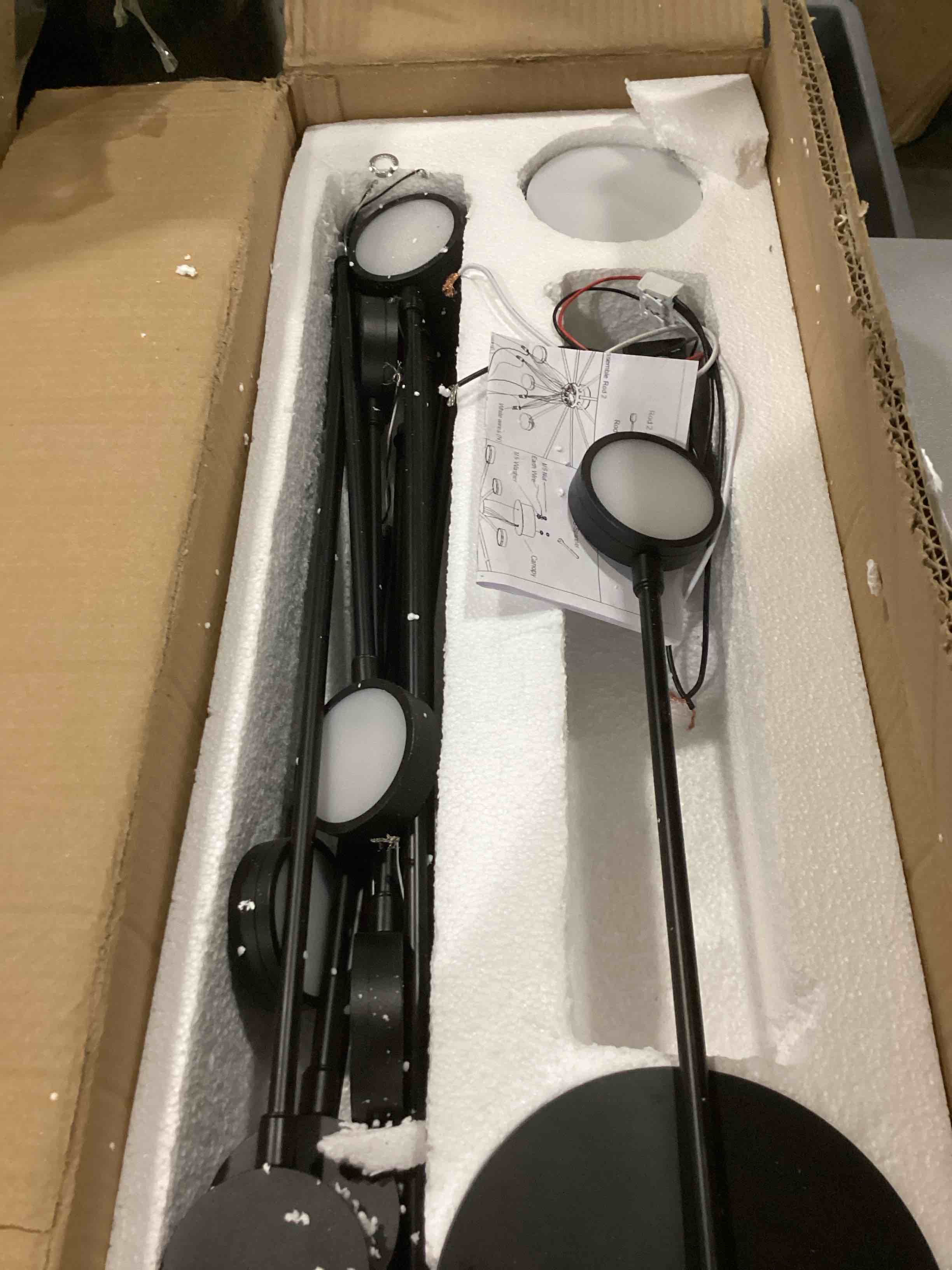 https://s3.amazonaws.com/lotting-images-prod/bidfta/RED6697734_1729533438309.jpeg