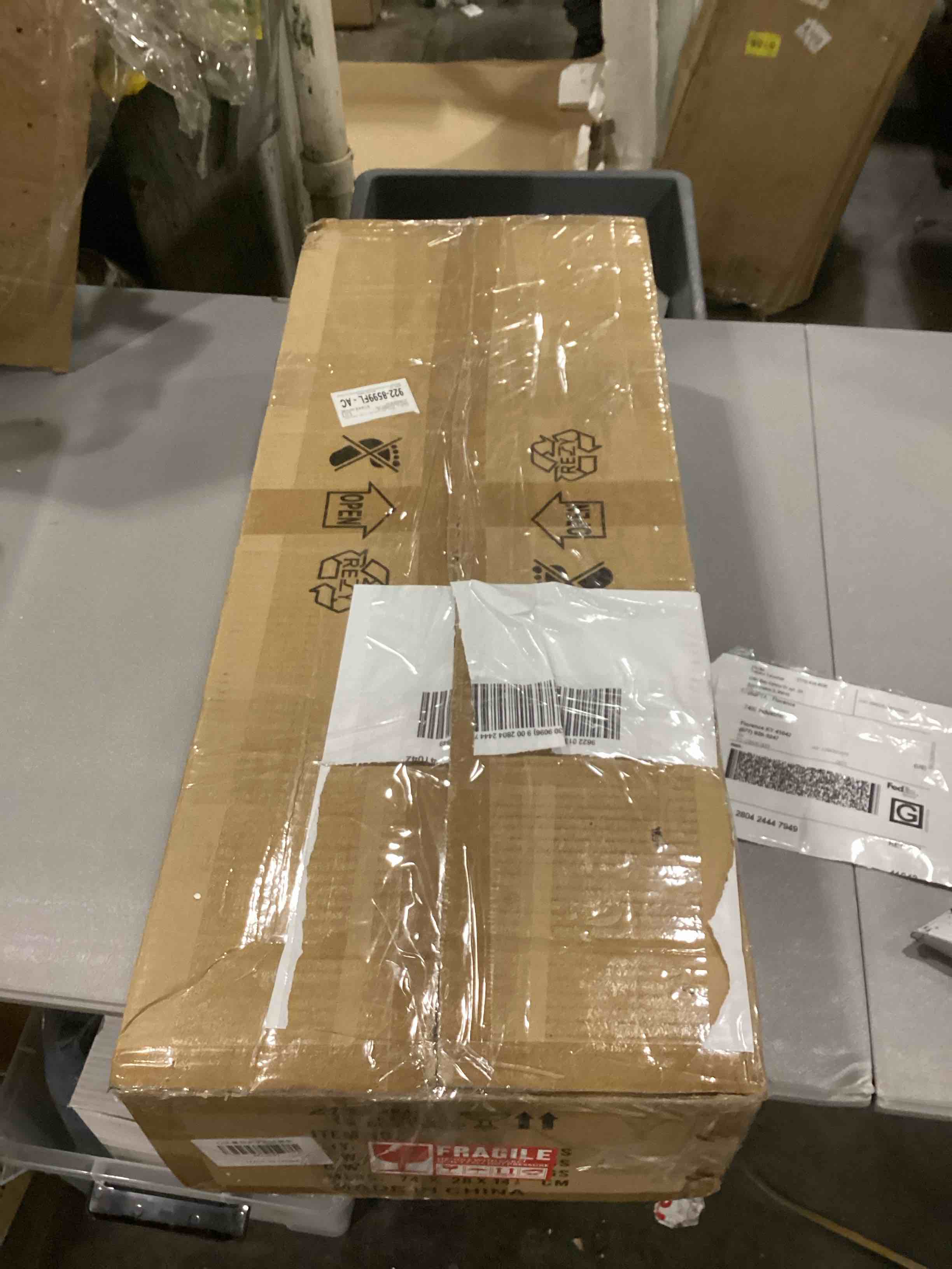 https://s3.amazonaws.com/lotting-images-prod/bidfta/RED6697734_1729533474336.jpeg