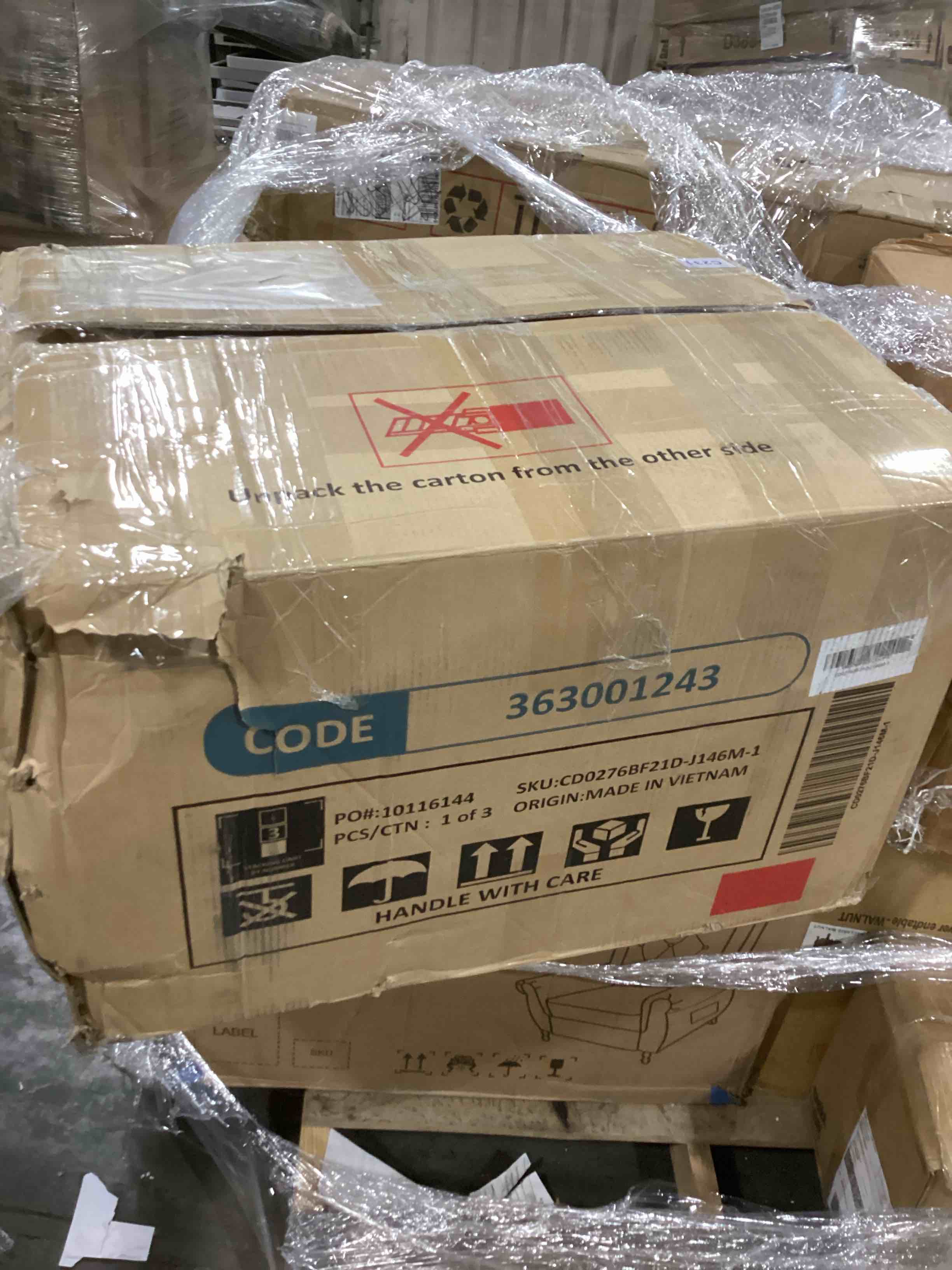 https://s3.amazonaws.com/lotting-images-prod/bidfta/RED6697735_1729535393737.jpeg