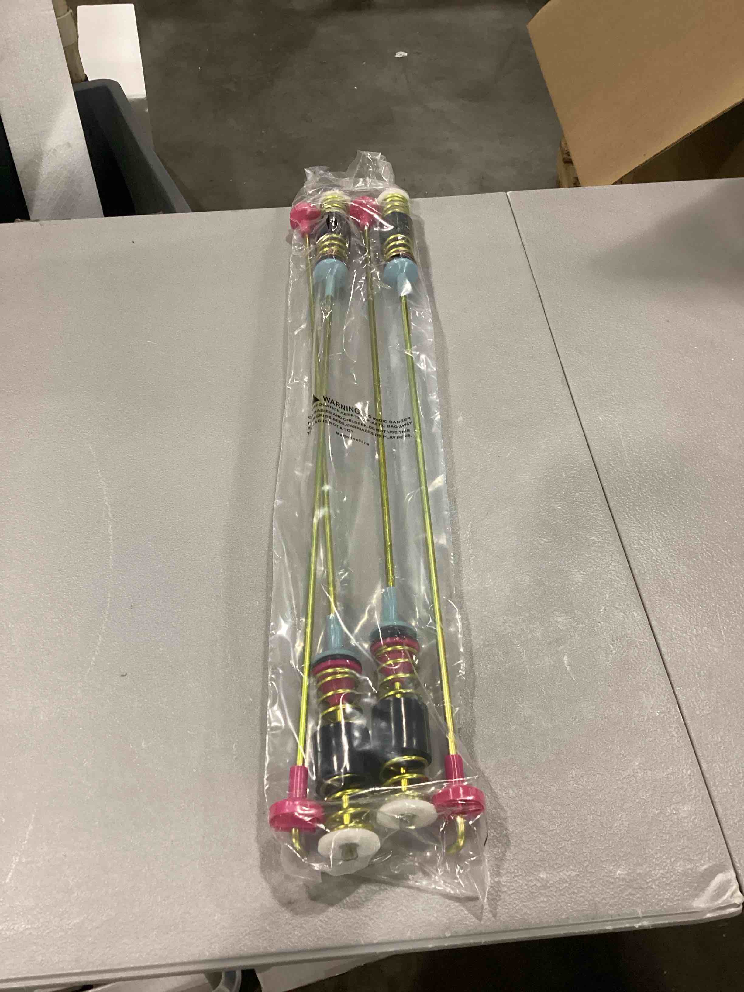 https://s3.amazonaws.com/lotting-images-prod/bidfta/RED6697913_1729684603554.jpeg