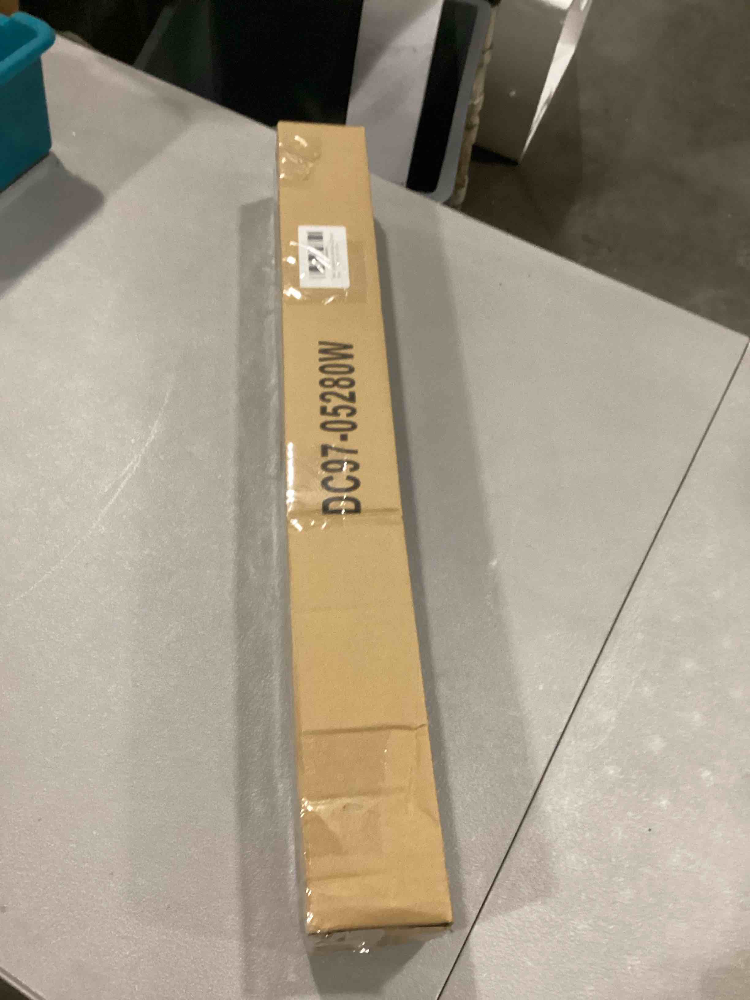 https://s3.amazonaws.com/lotting-images-prod/bidfta/RED6697913_1729684668076.jpeg
