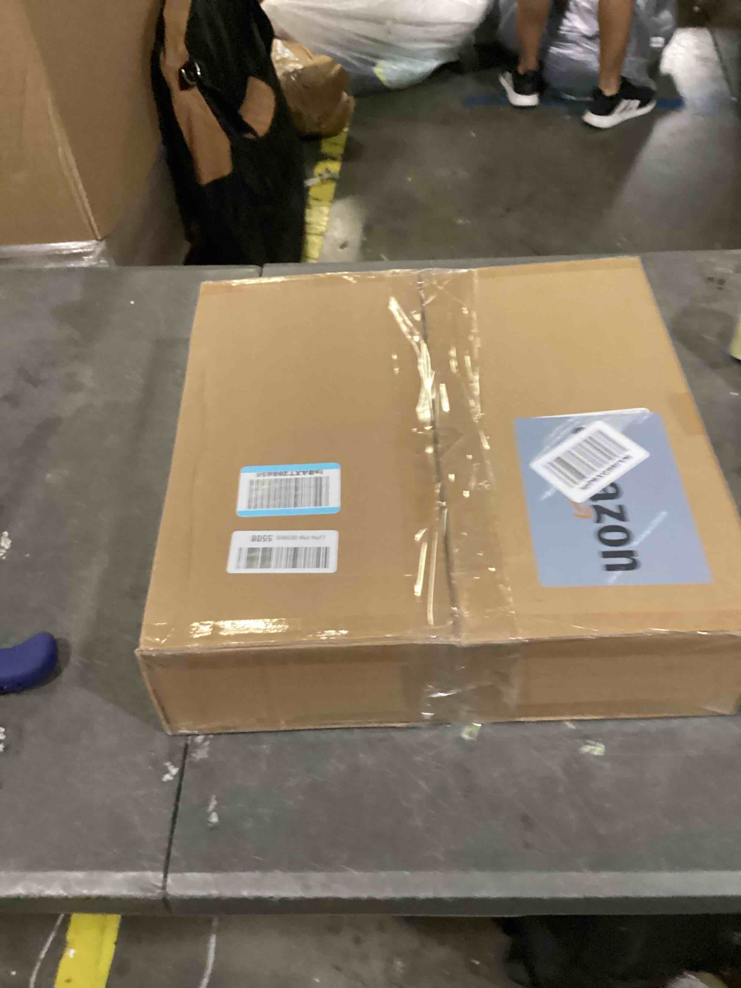 https://s3.amazonaws.com/lotting-images-prod/bidfta/RED6698357_1726326145986.jpeg