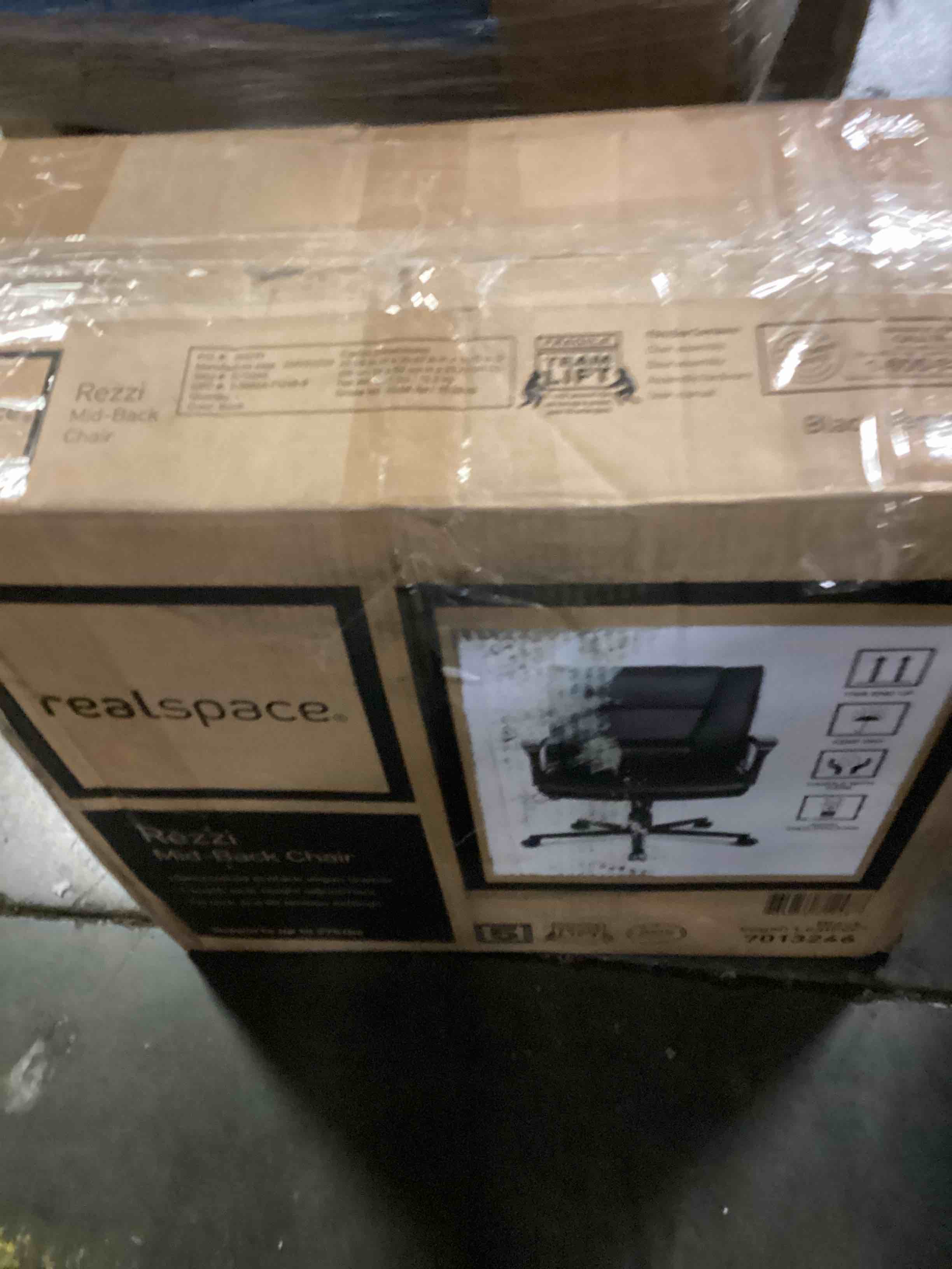 https://s3.amazonaws.com/lotting-images-prod/bidfta/RED6699940_1726055809750.jpeg