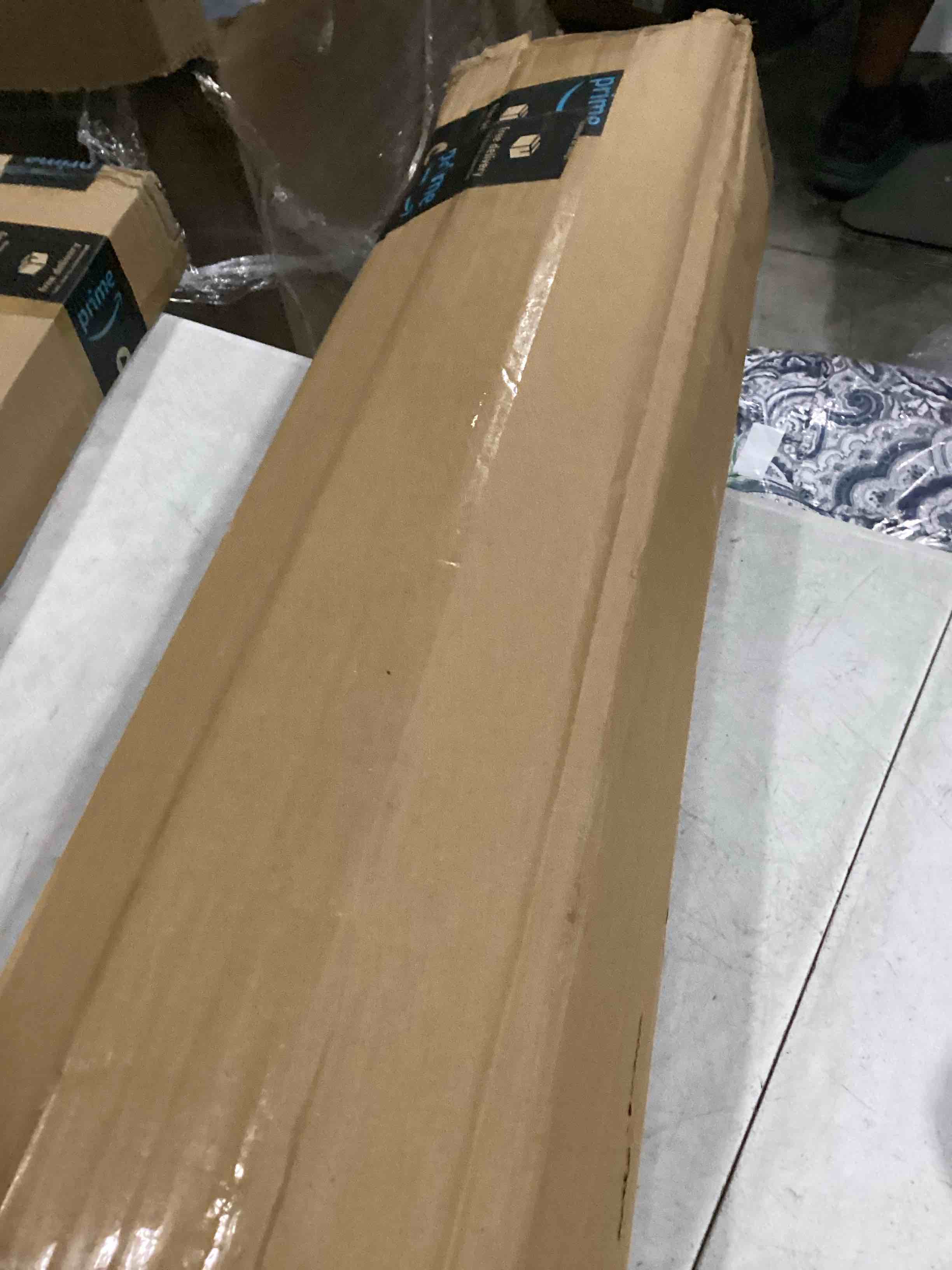 https://s3.amazonaws.com/lotting-images-prod/bidfta/RED6700419_1726496938598.jpeg