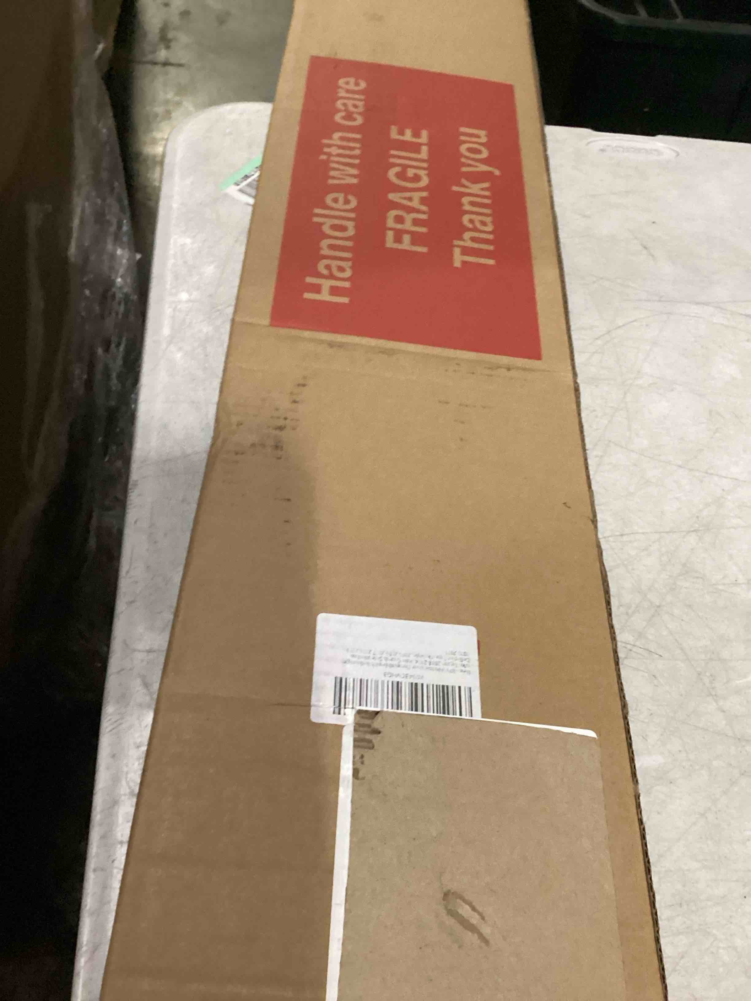 https://s3.amazonaws.com/lotting-images-prod/bidfta/RED6700481_1726497240844.jpeg