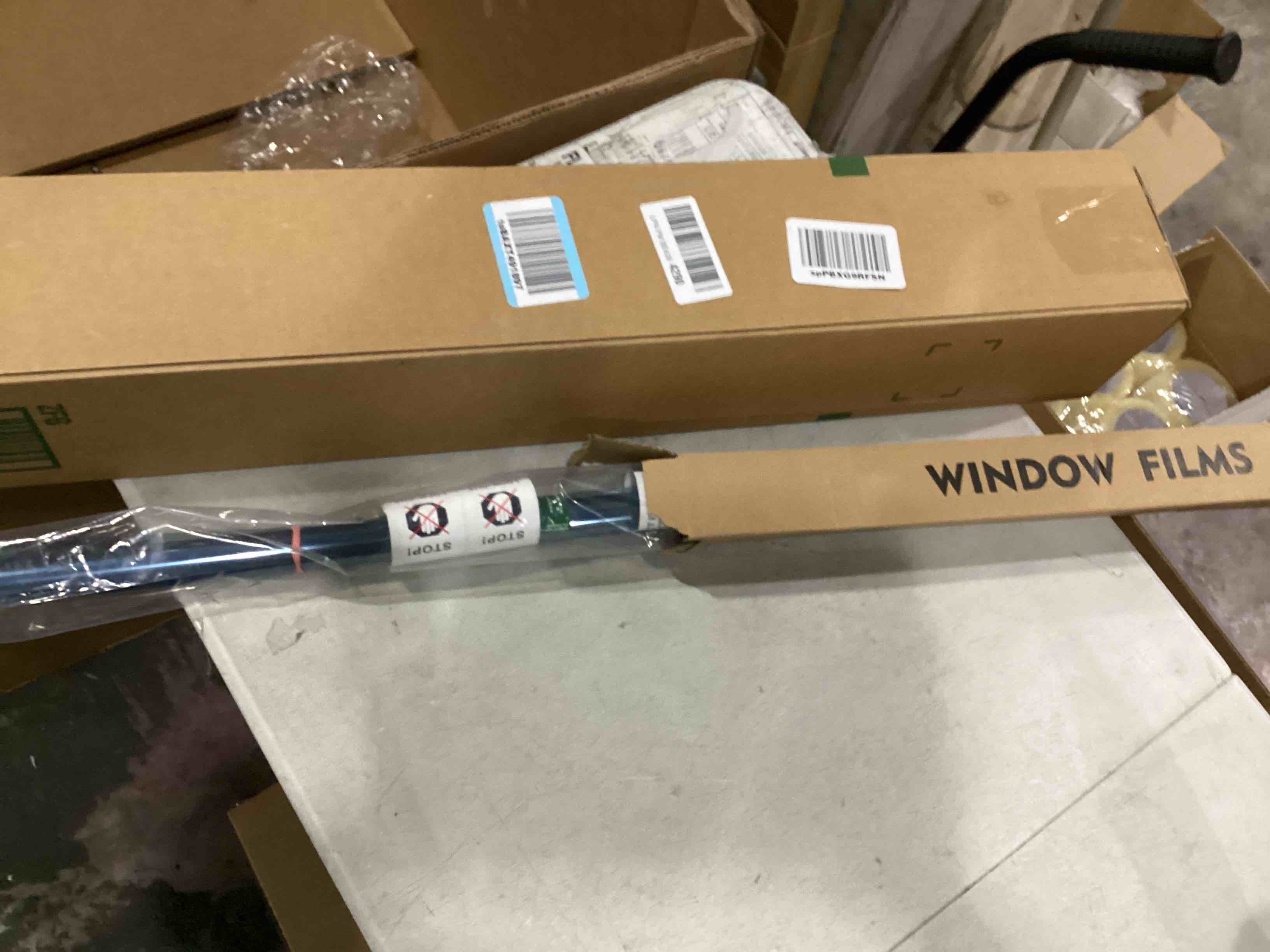 https://s3.amazonaws.com/lotting-images-prod/bidfta/RED6702499_1726586091383.jpeg