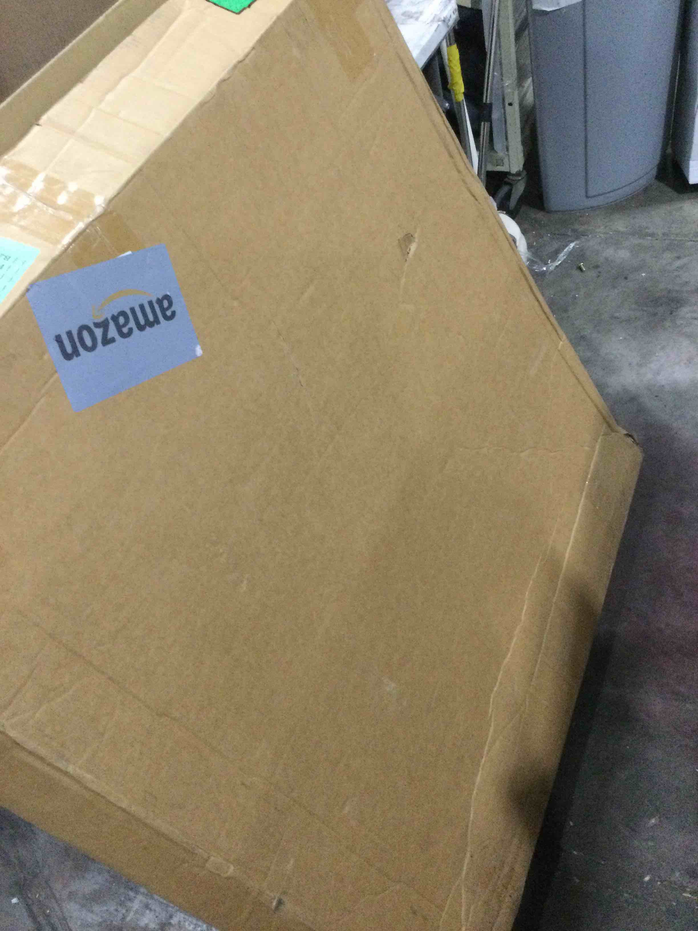 https://s3.amazonaws.com/lotting-images-prod/bidfta/RED6702973_1728405738526.jpeg