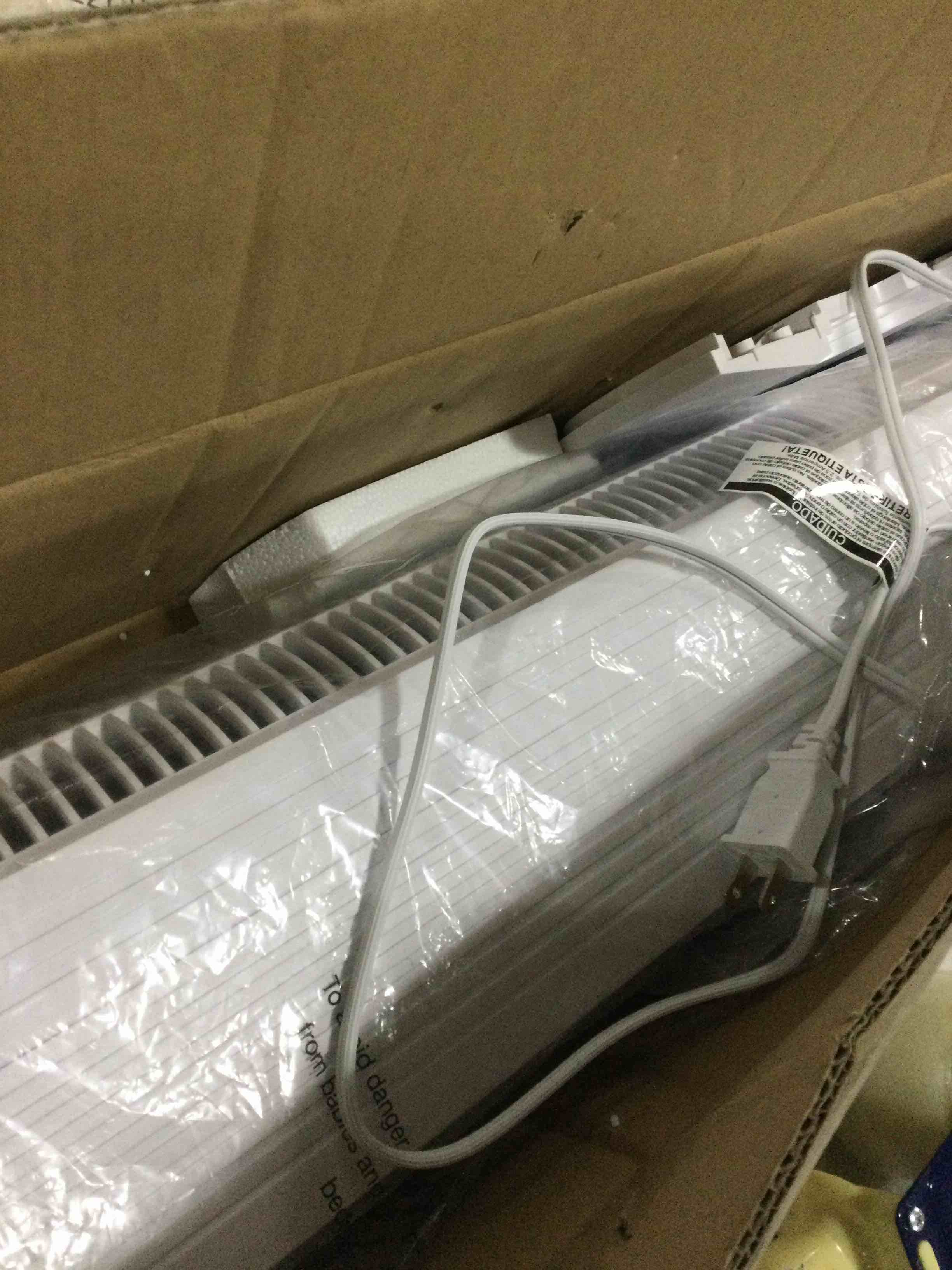 https://s3.amazonaws.com/lotting-images-prod/bidfta/RED6702990_1728409218277.jpeg