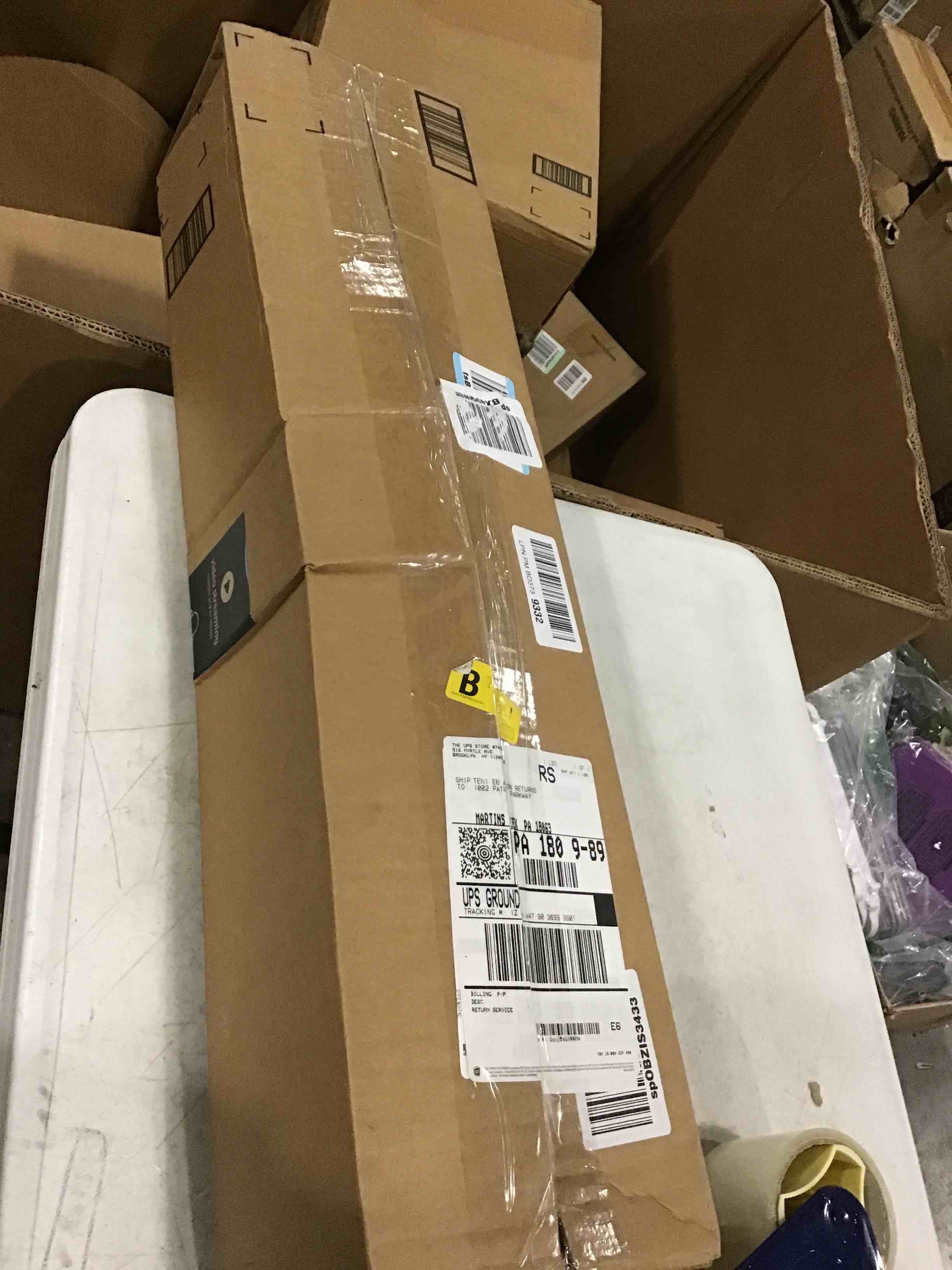 https://s3.amazonaws.com/lotting-images-prod/bidfta/RED6703011_1728560839394.jpeg