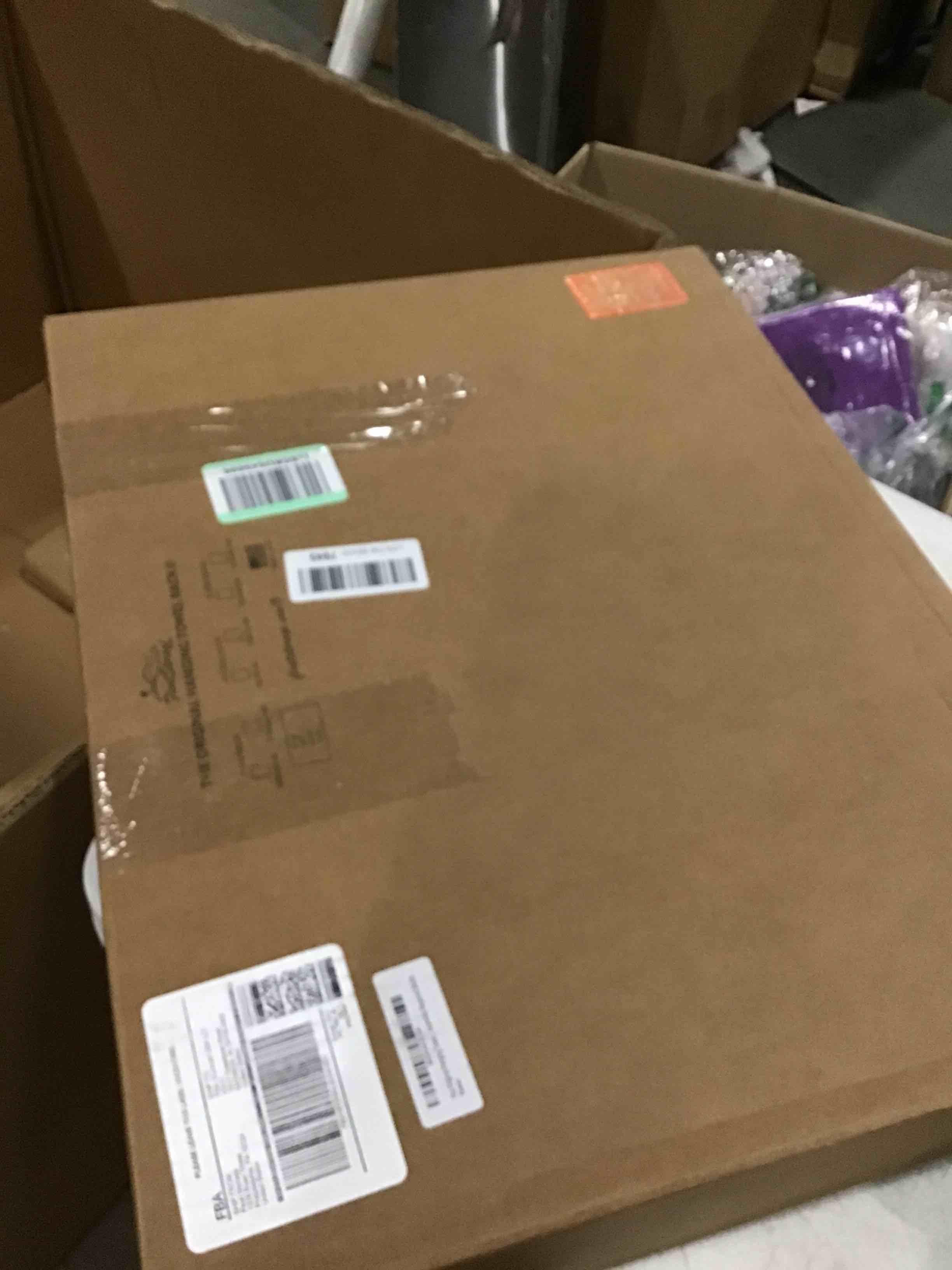 https://s3.amazonaws.com/lotting-images-prod/bidfta/RED6703029_1728565522964.jpeg