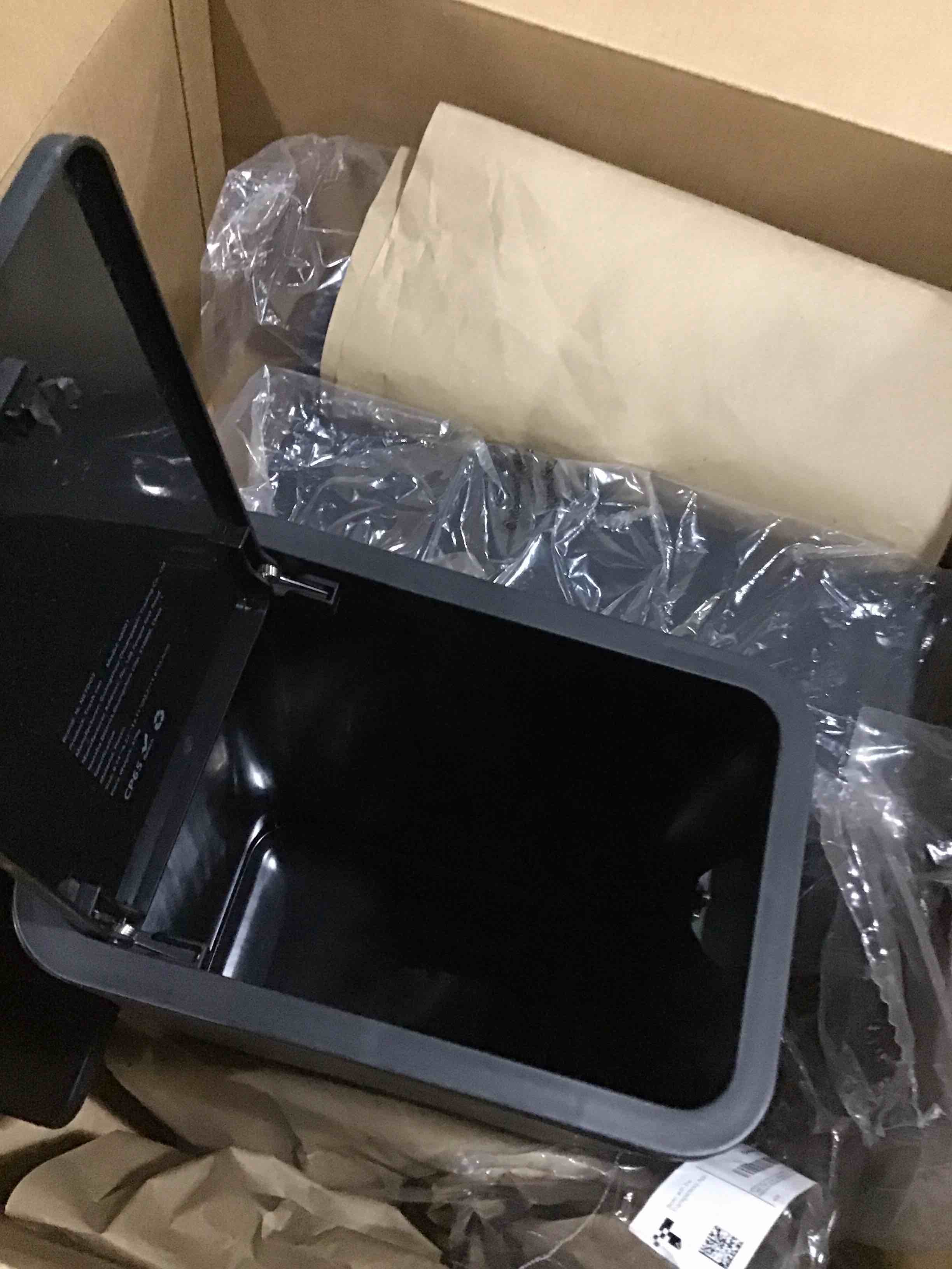 https://s3.amazonaws.com/lotting-images-prod/bidfta/RED6703103_1728650340045.jpeg