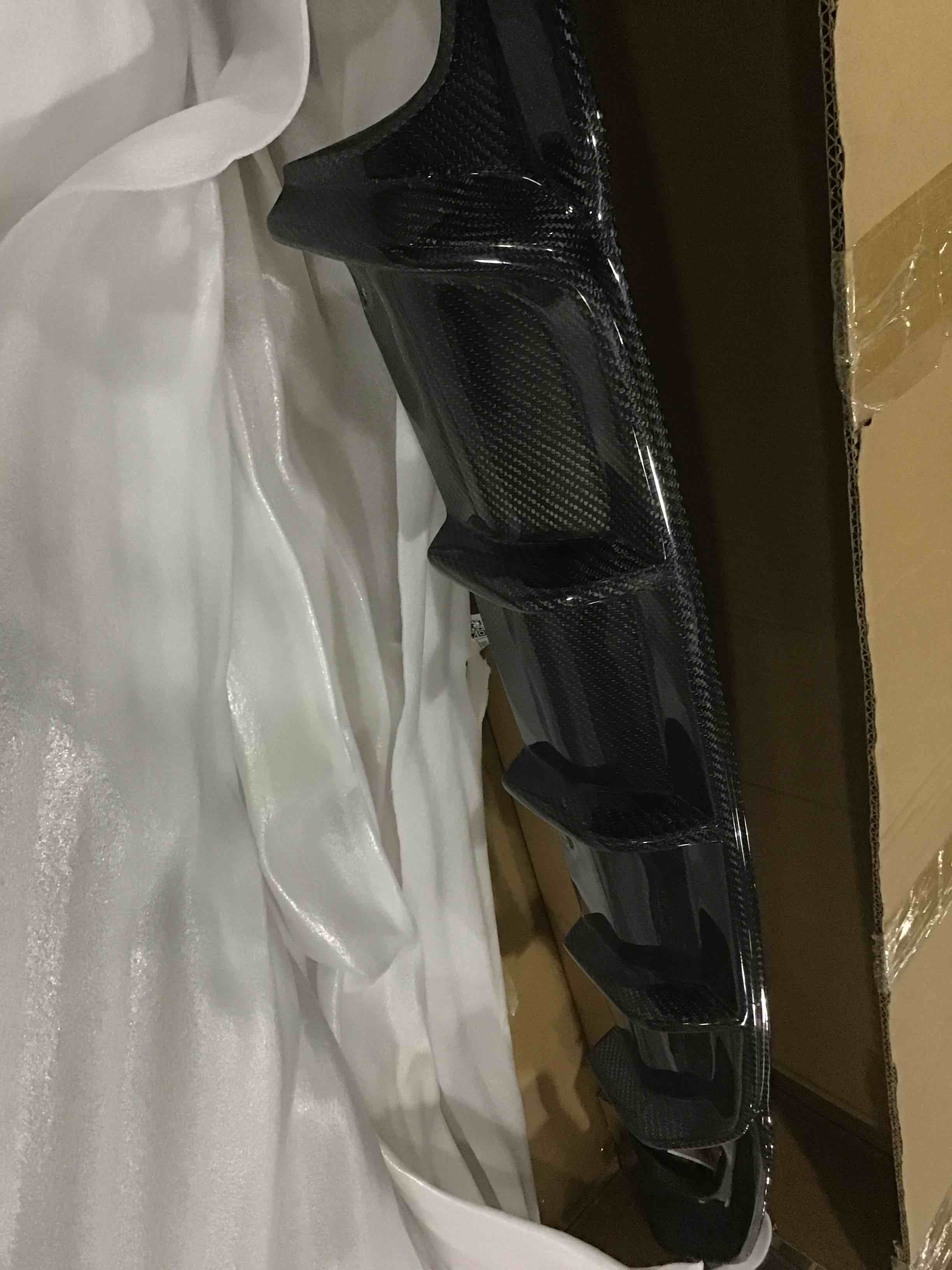 https://s3.amazonaws.com/lotting-images-prod/bidfta/RED6703741_1729618249321.jpeg