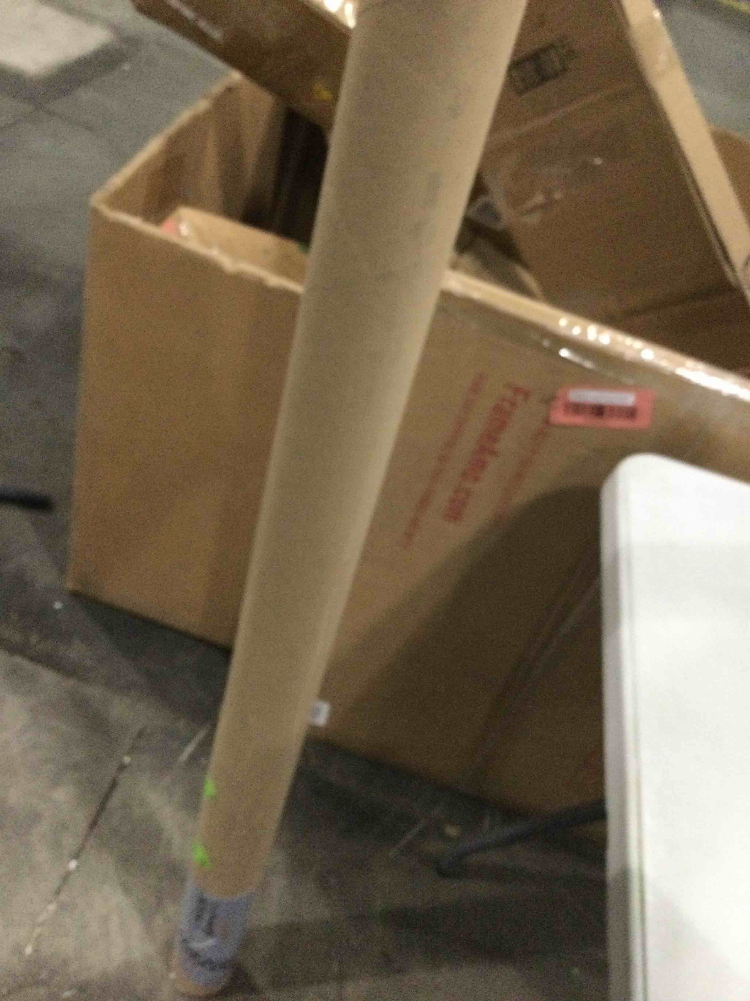 https://s3.amazonaws.com/lotting-images-prod/bidfta/RED6703771_1729689630416.jpeg