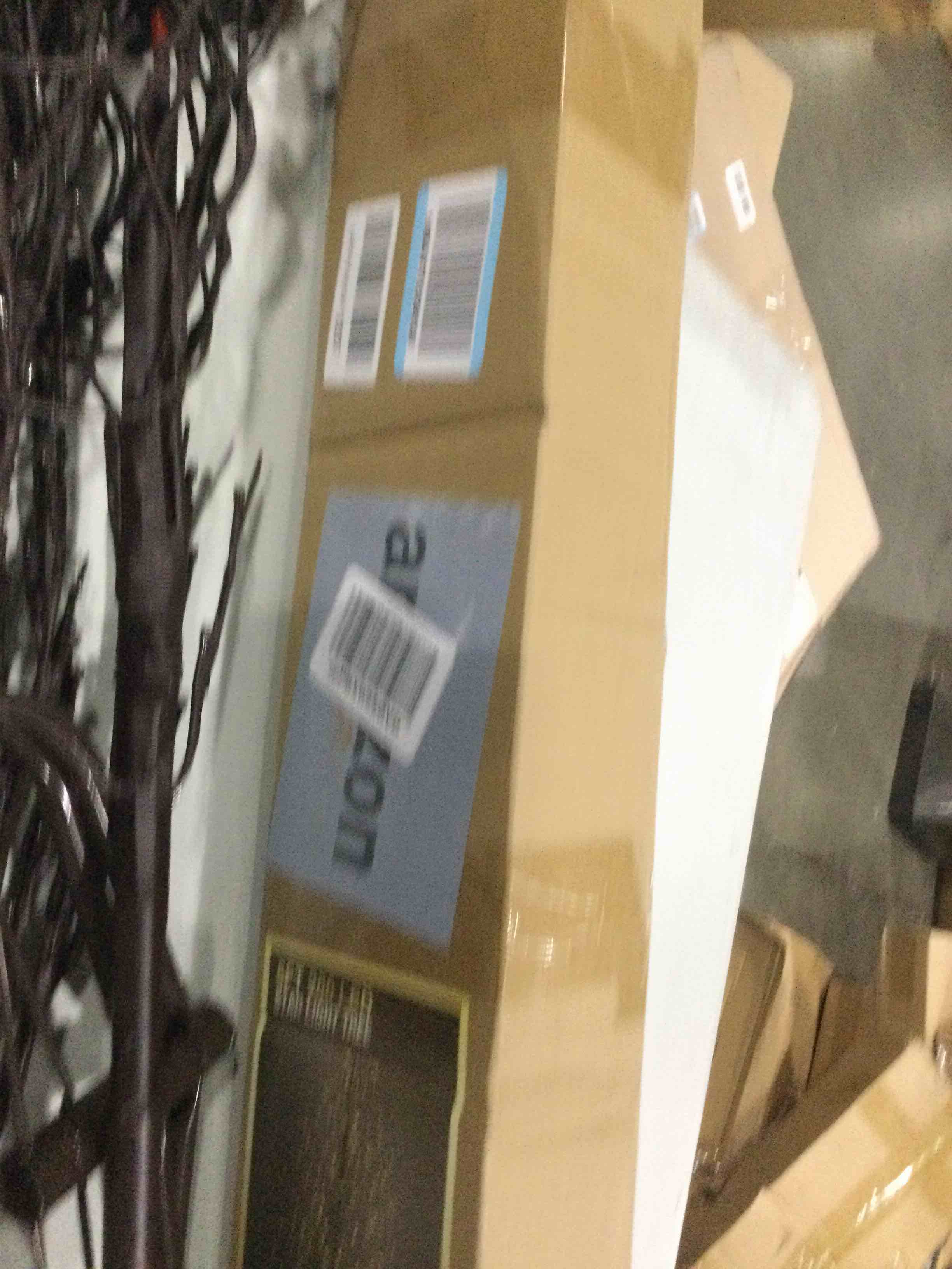 https://s3.amazonaws.com/lotting-images-prod/bidfta/RED6703787_1729694761780.jpeg