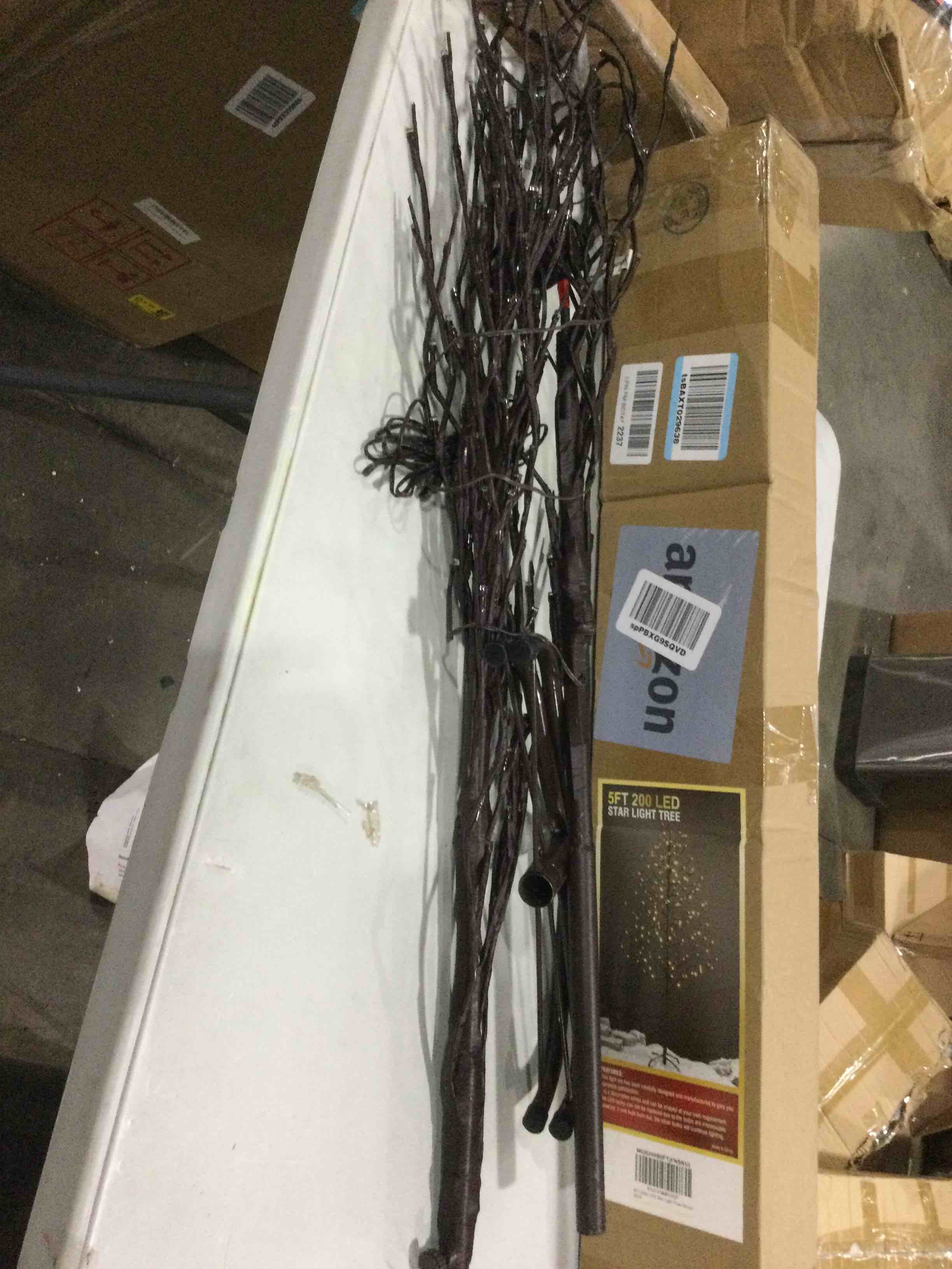 https://s3.amazonaws.com/lotting-images-prod/bidfta/RED6703787_1729694766391.jpeg
