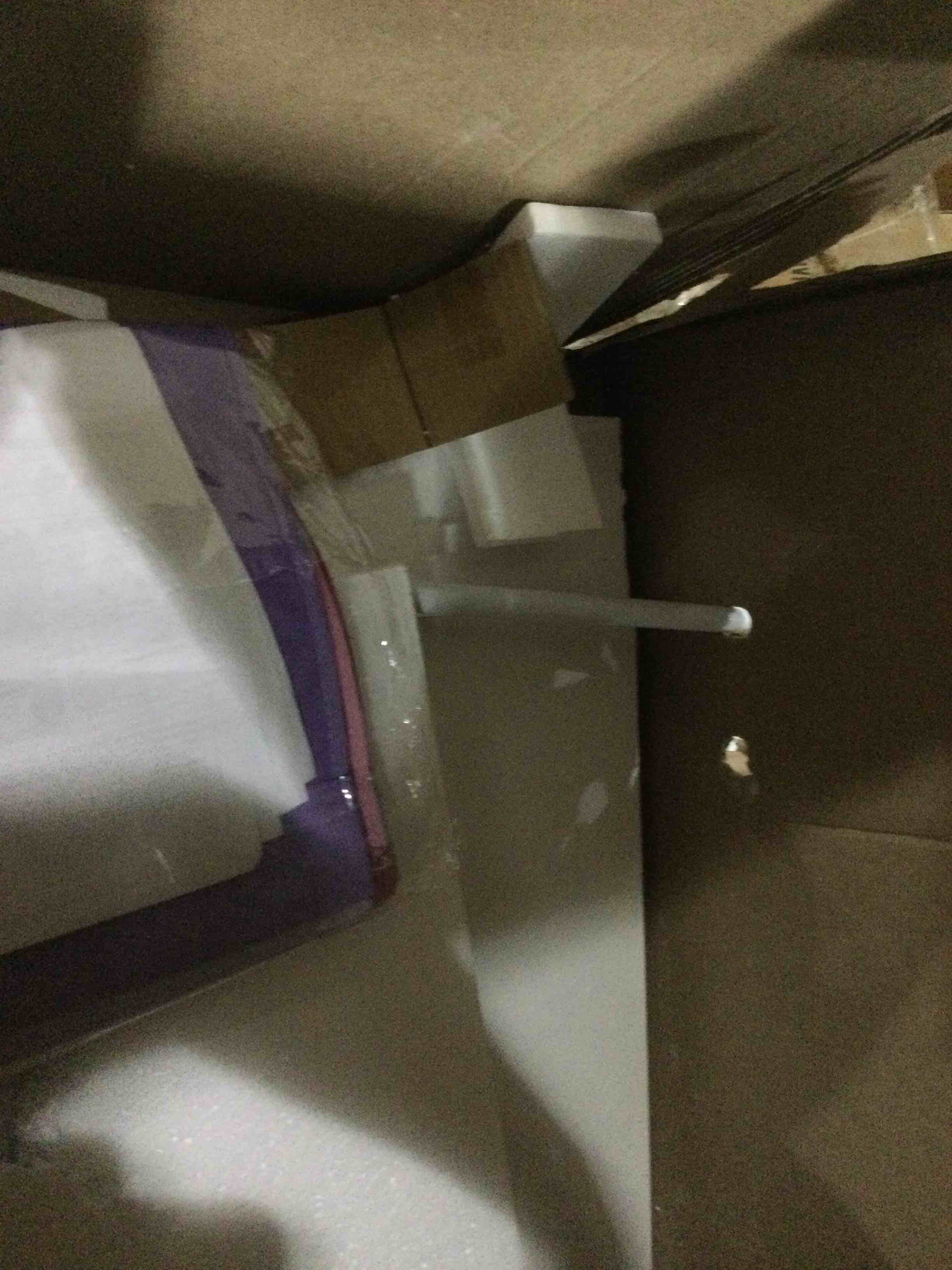 https://s3.amazonaws.com/lotting-images-prod/bidfta/RED6703837_1729708844614.jpeg