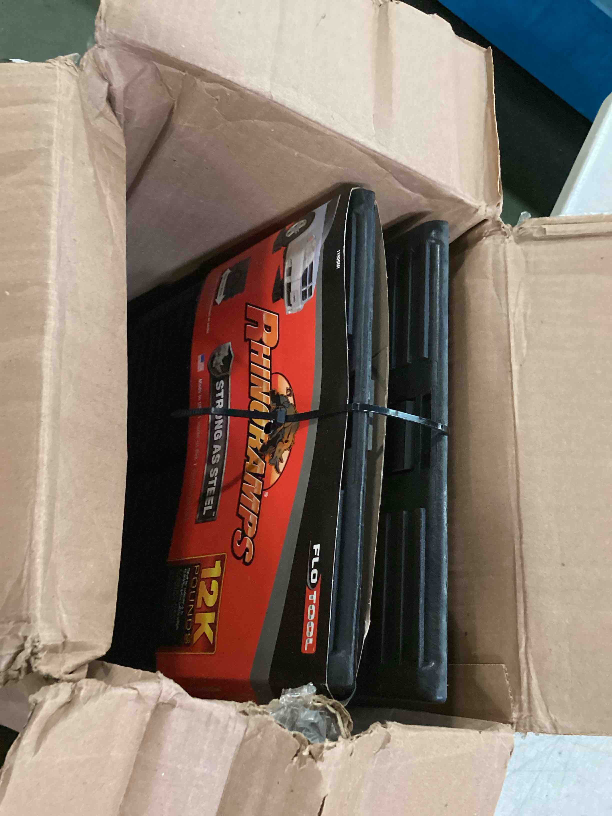https://s3.amazonaws.com/lotting-images-prod/bidfta/RED6703970_1720028851165.jpeg