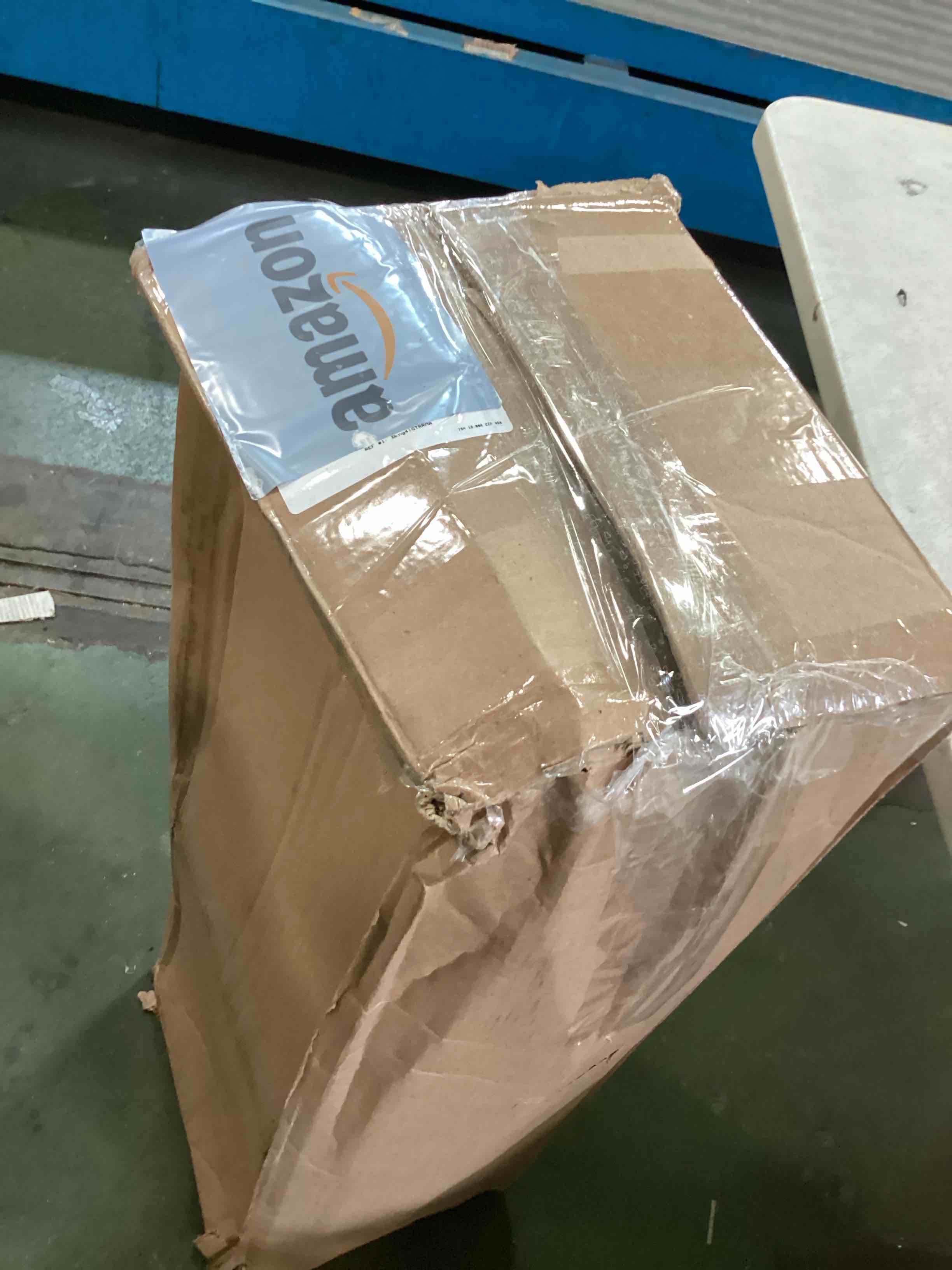 https://s3.amazonaws.com/lotting-images-prod/bidfta/RED6703970_1720028866556.jpeg