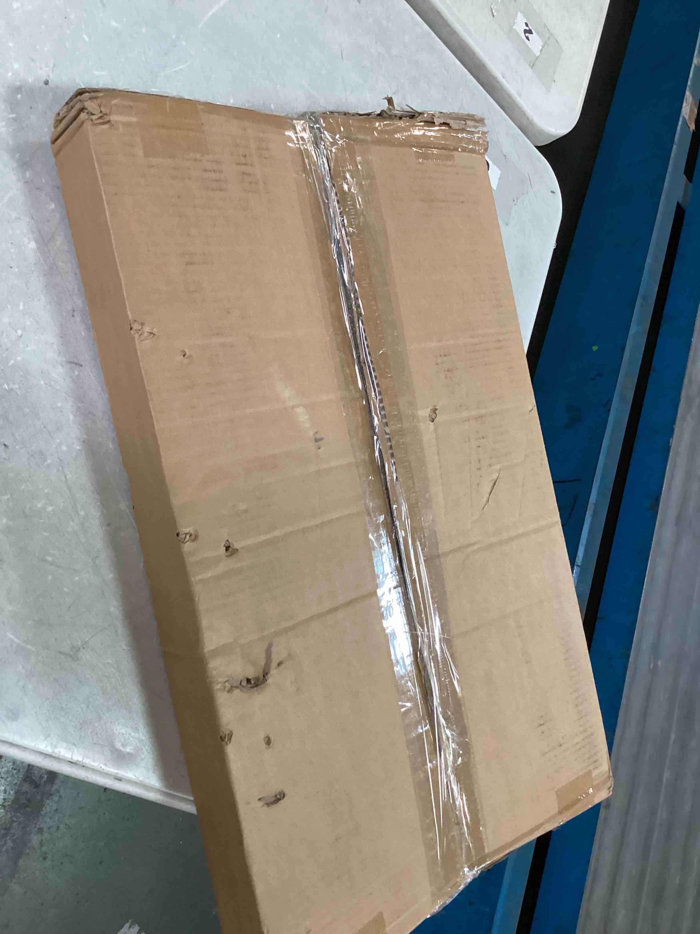 https://s3.amazonaws.com/lotting-images-prod/bidfta/RED6704064_1720182932758.jpeg