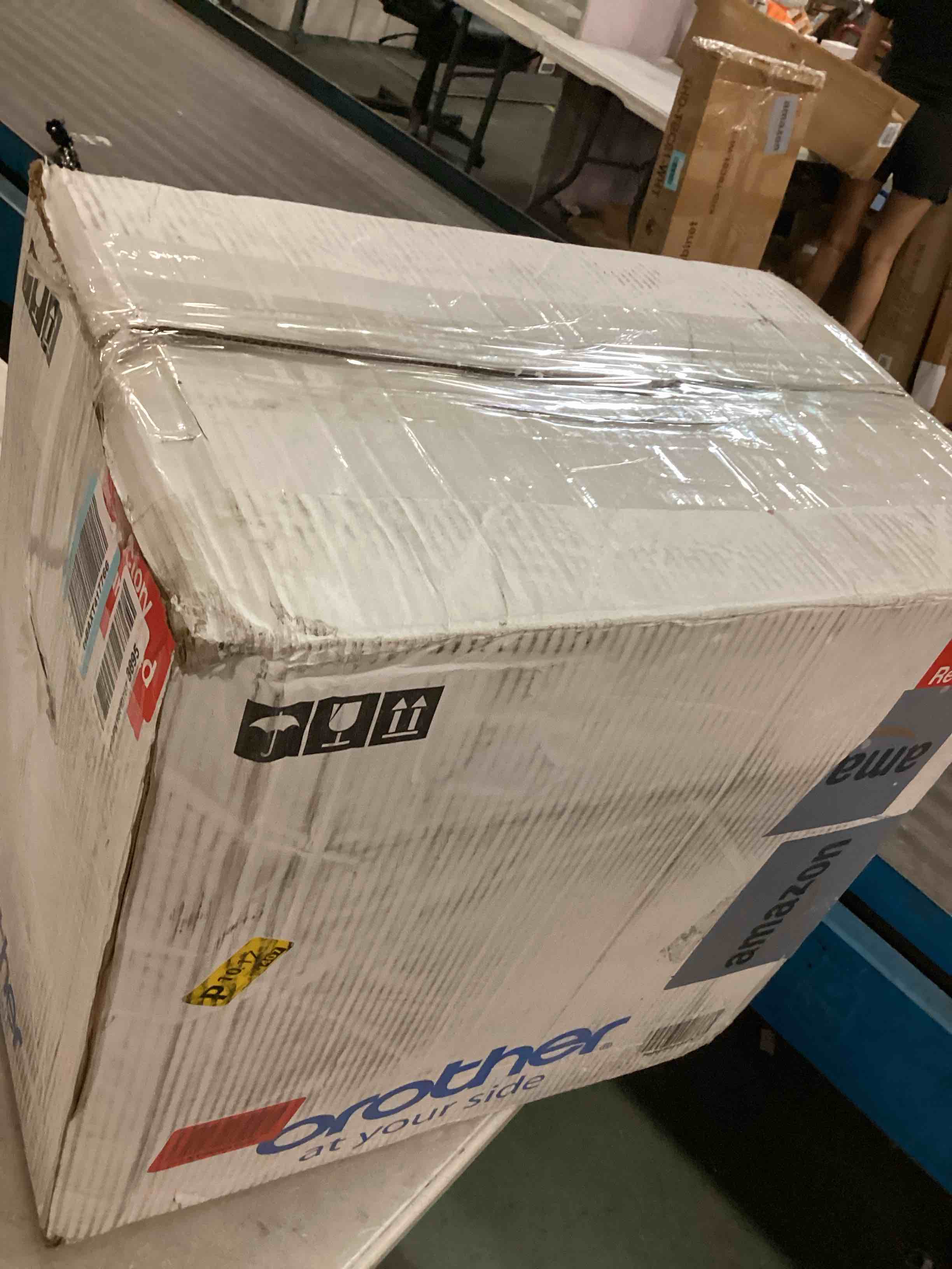 https://s3.amazonaws.com/lotting-images-prod/bidfta/RED6704154_1720193626173.jpeg
