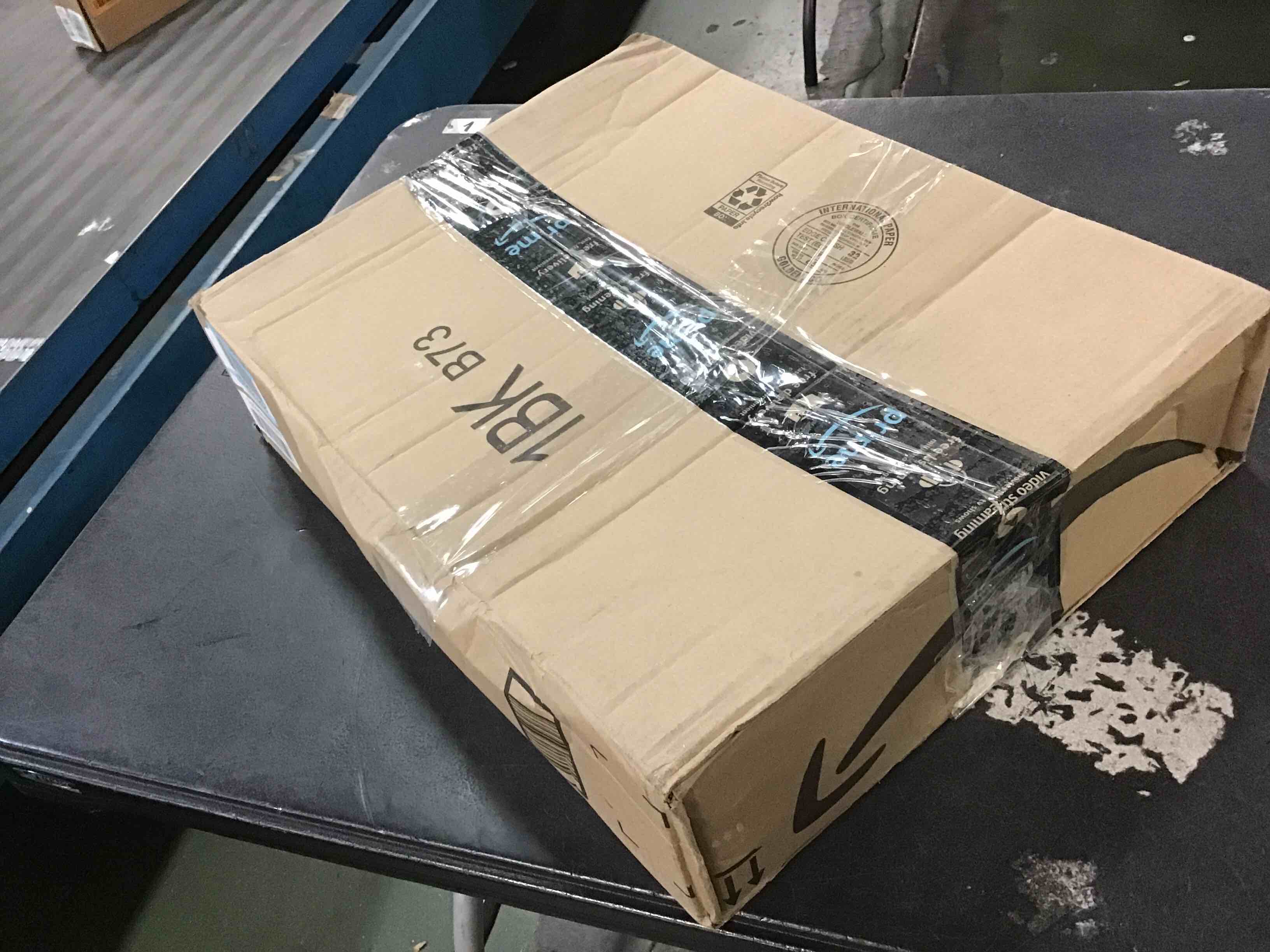 https://s3.amazonaws.com/lotting-images-prod/bidfta/RED6705306_1720757104880.jpeg