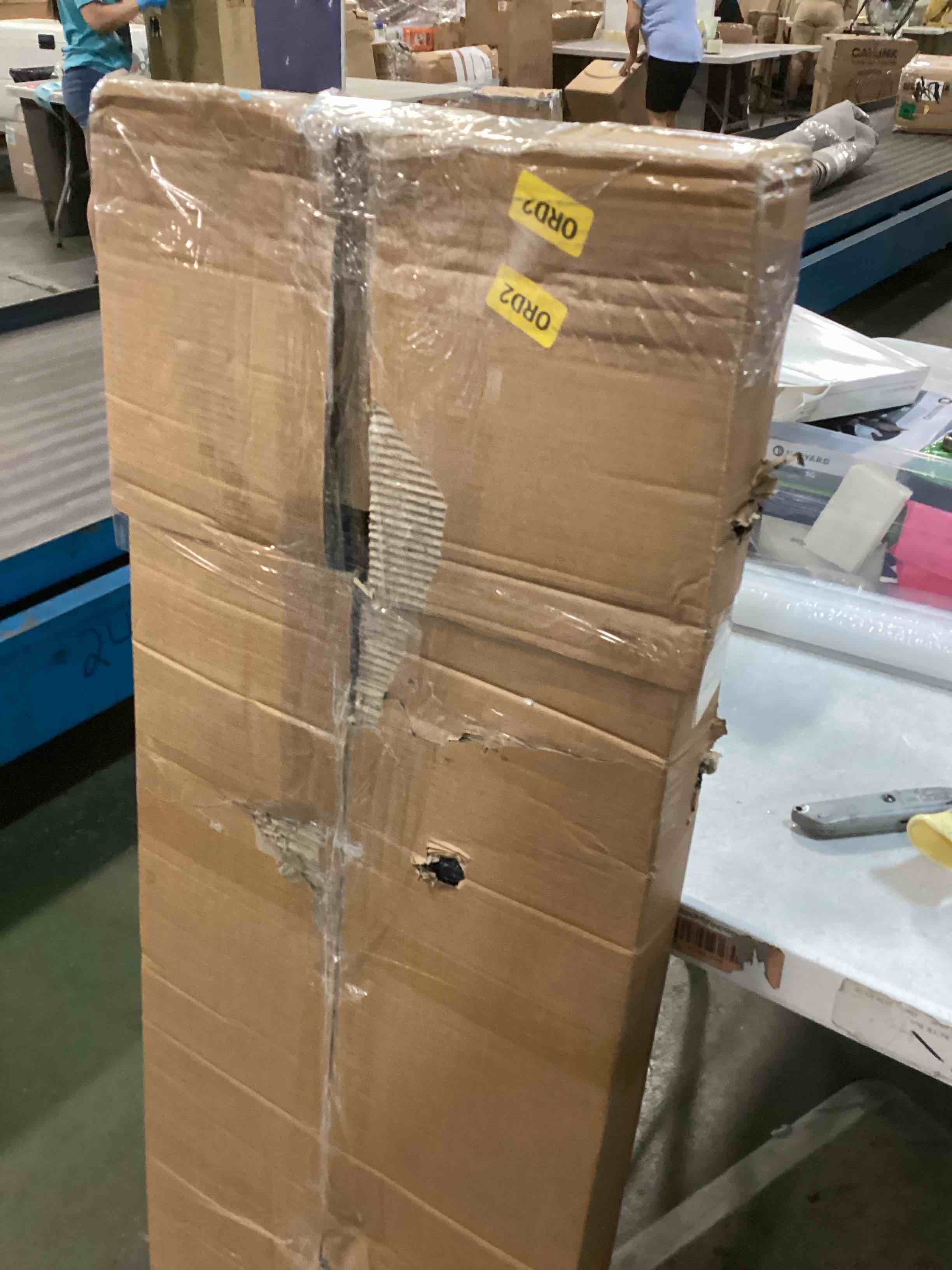 https://s3.amazonaws.com/lotting-images-prod/bidfta/RED6706152_1720613524056.jpeg