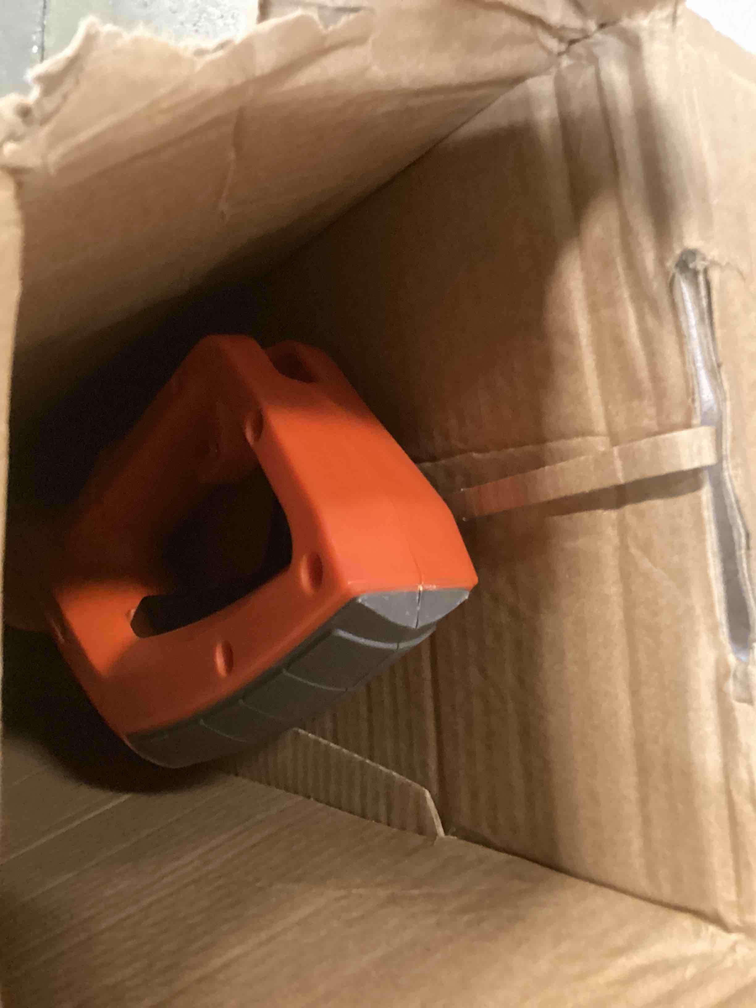 https://s3.amazonaws.com/lotting-images-prod/bidfta/RED6706155_1720613877818.jpeg