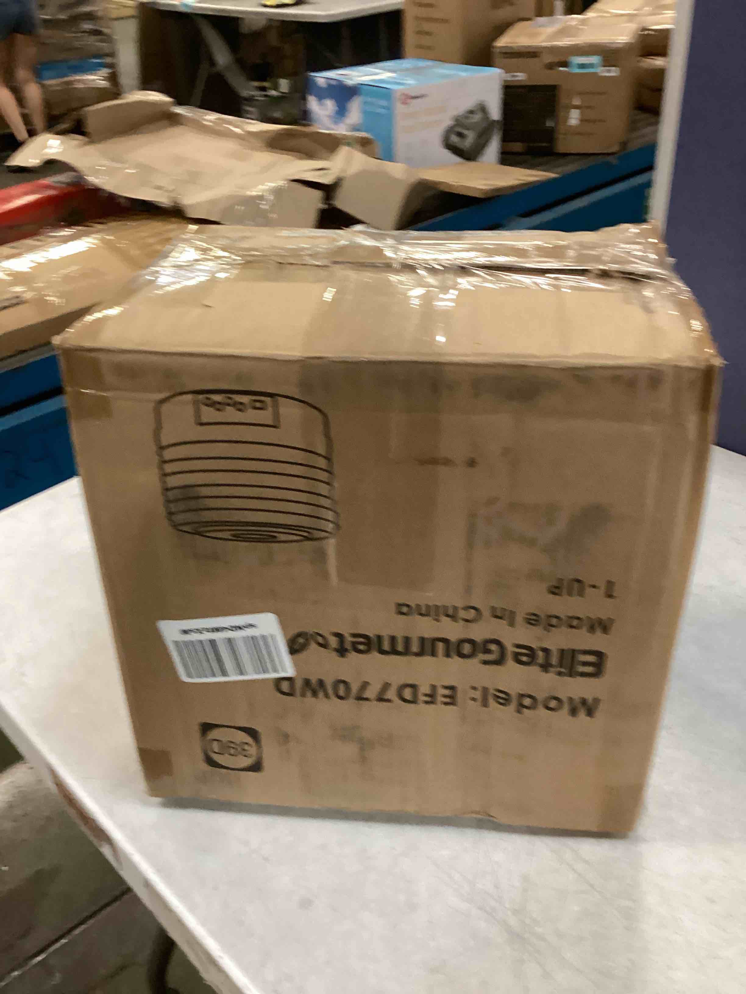 https://s3.amazonaws.com/lotting-images-prod/bidfta/RED6706206_1720618558719.jpeg