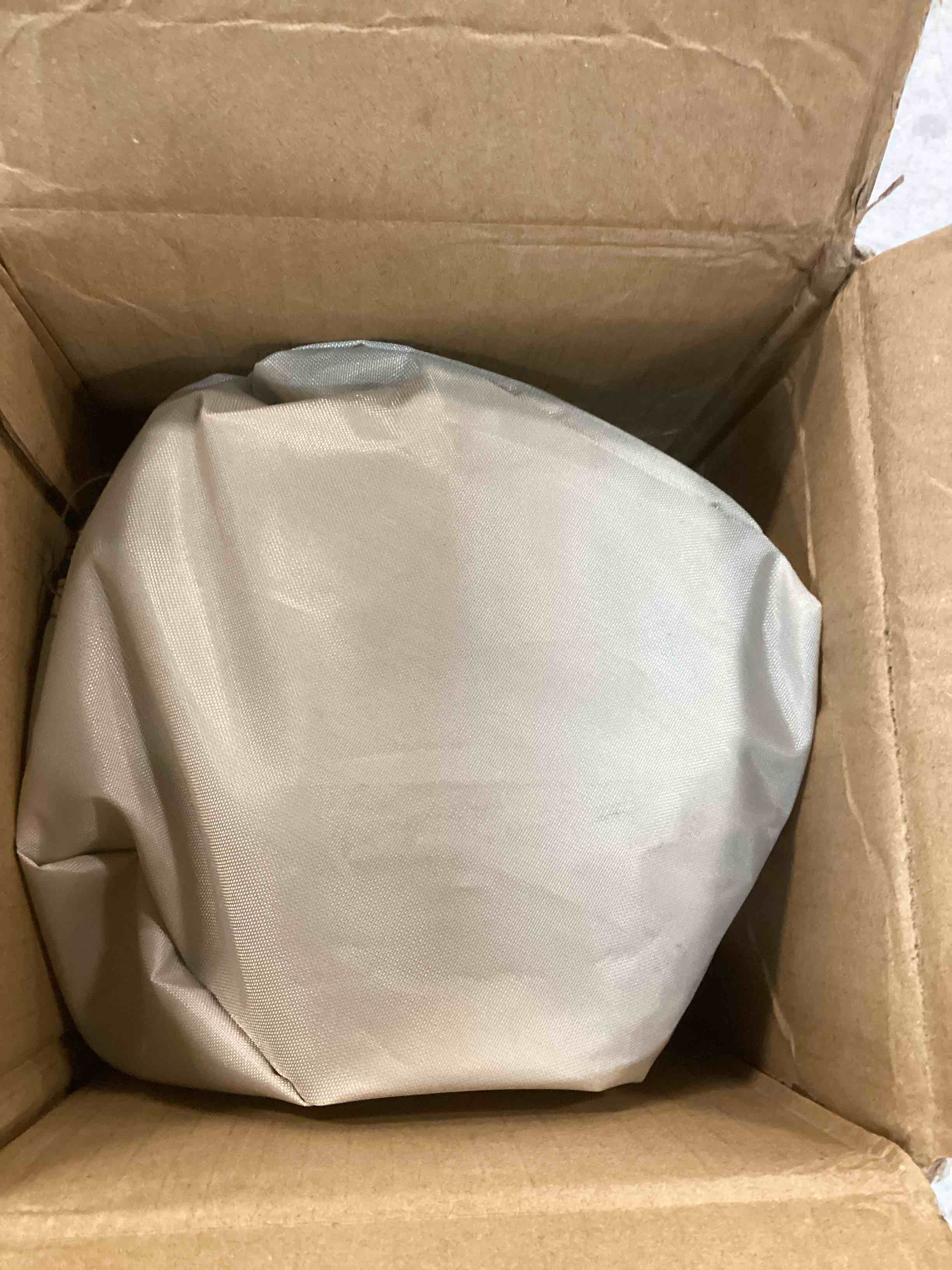 https://s3.amazonaws.com/lotting-images-prod/bidfta/RED6706328_1720636121975.jpeg