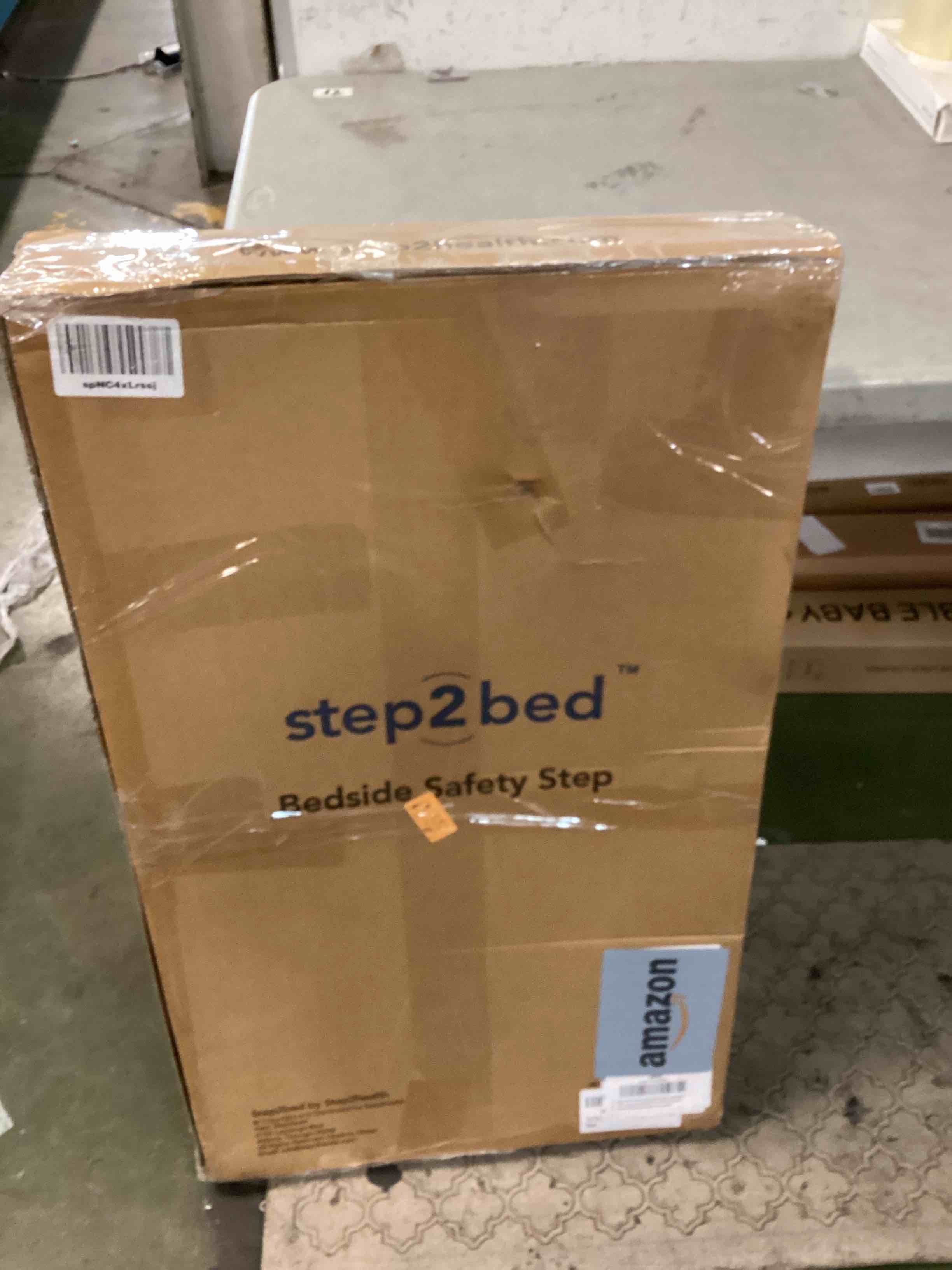 https://s3.amazonaws.com/lotting-images-prod/bidfta/RED6706779_1720794152170.jpeg