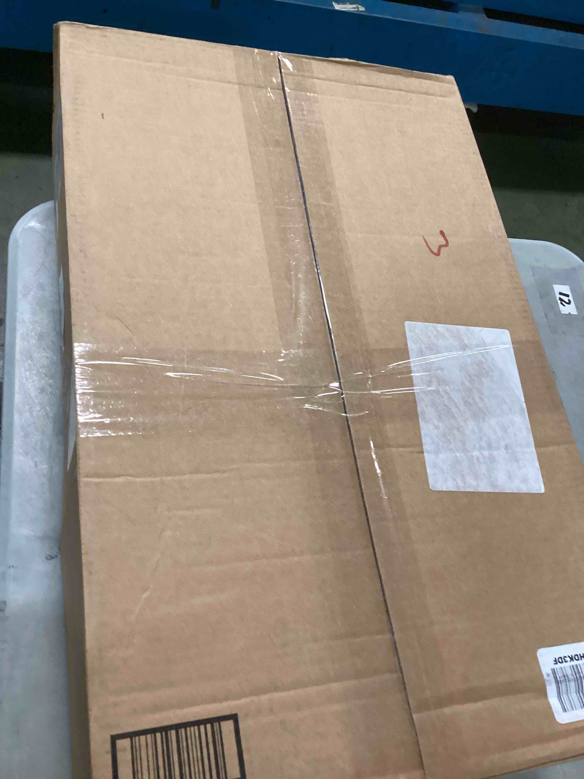 https://s3.amazonaws.com/lotting-images-prod/bidfta/RED6706821_1720800592579.jpeg