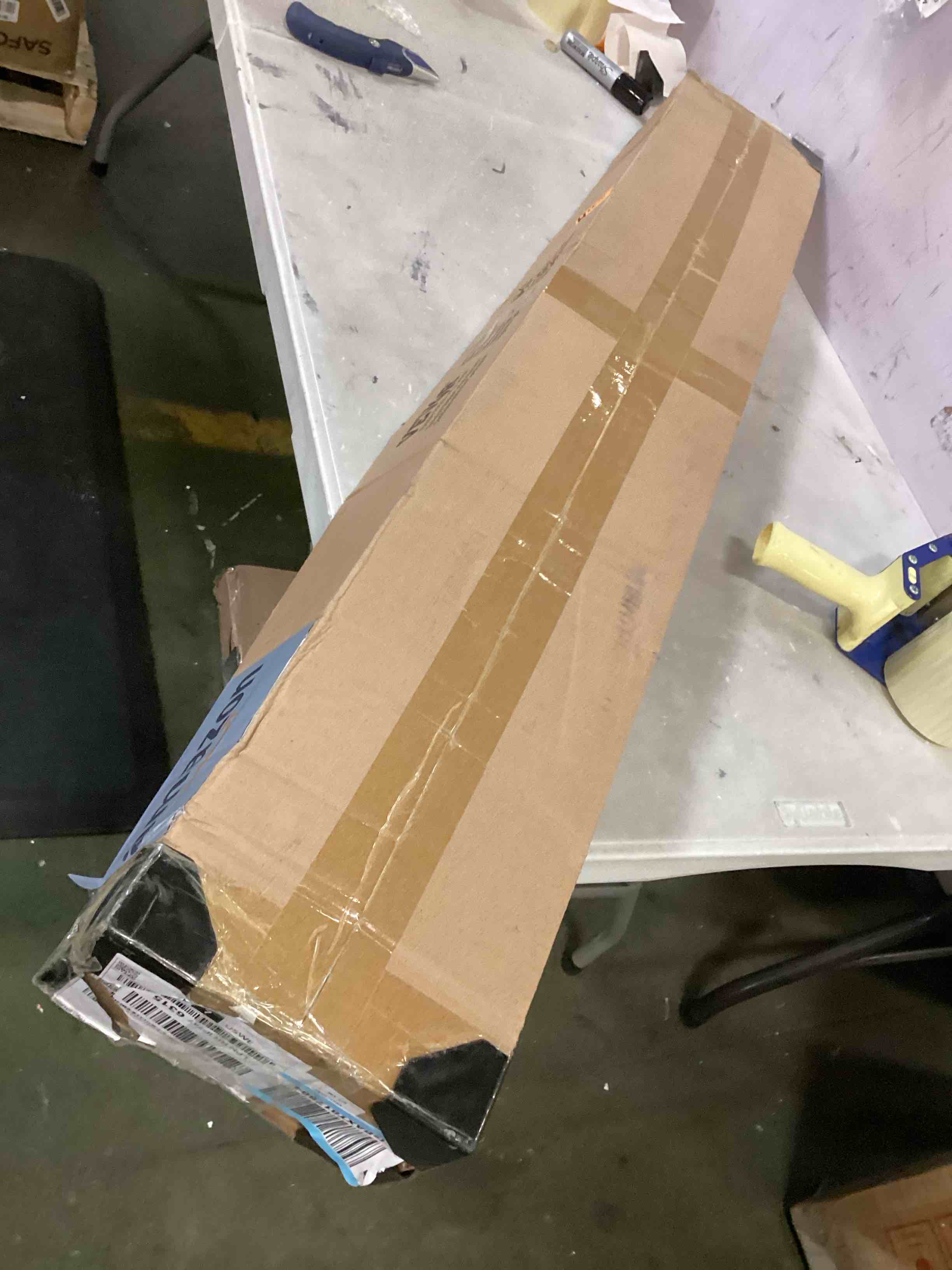 https://s3.amazonaws.com/lotting-images-prod/bidfta/RED6707068_1720812038077.jpeg