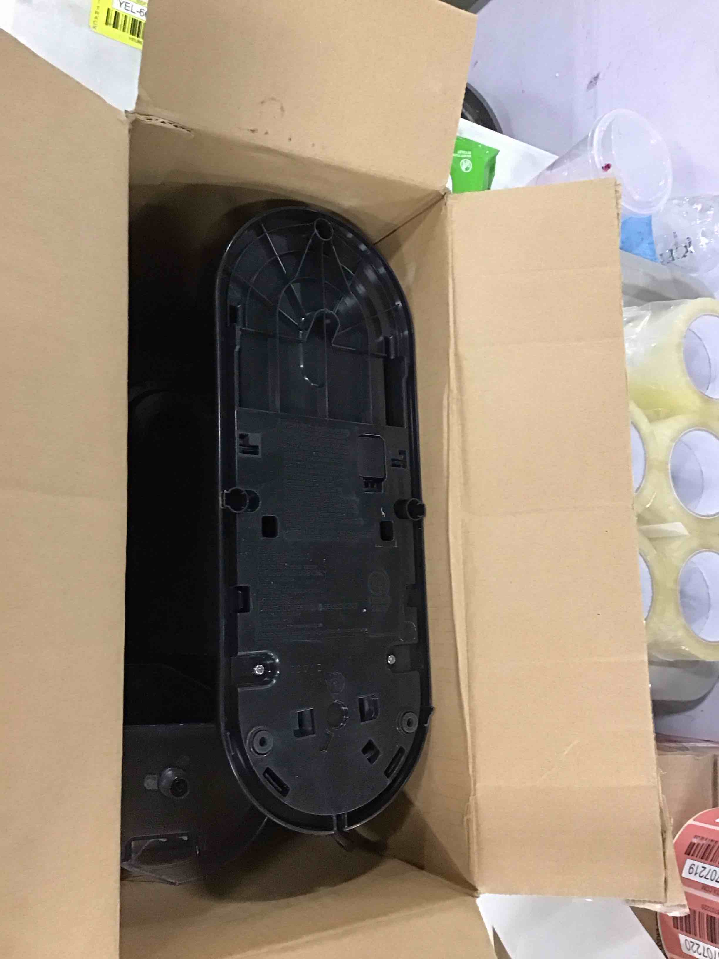 https://s3.amazonaws.com/lotting-images-prod/bidfta/RED6707213_1721103739756.jpeg