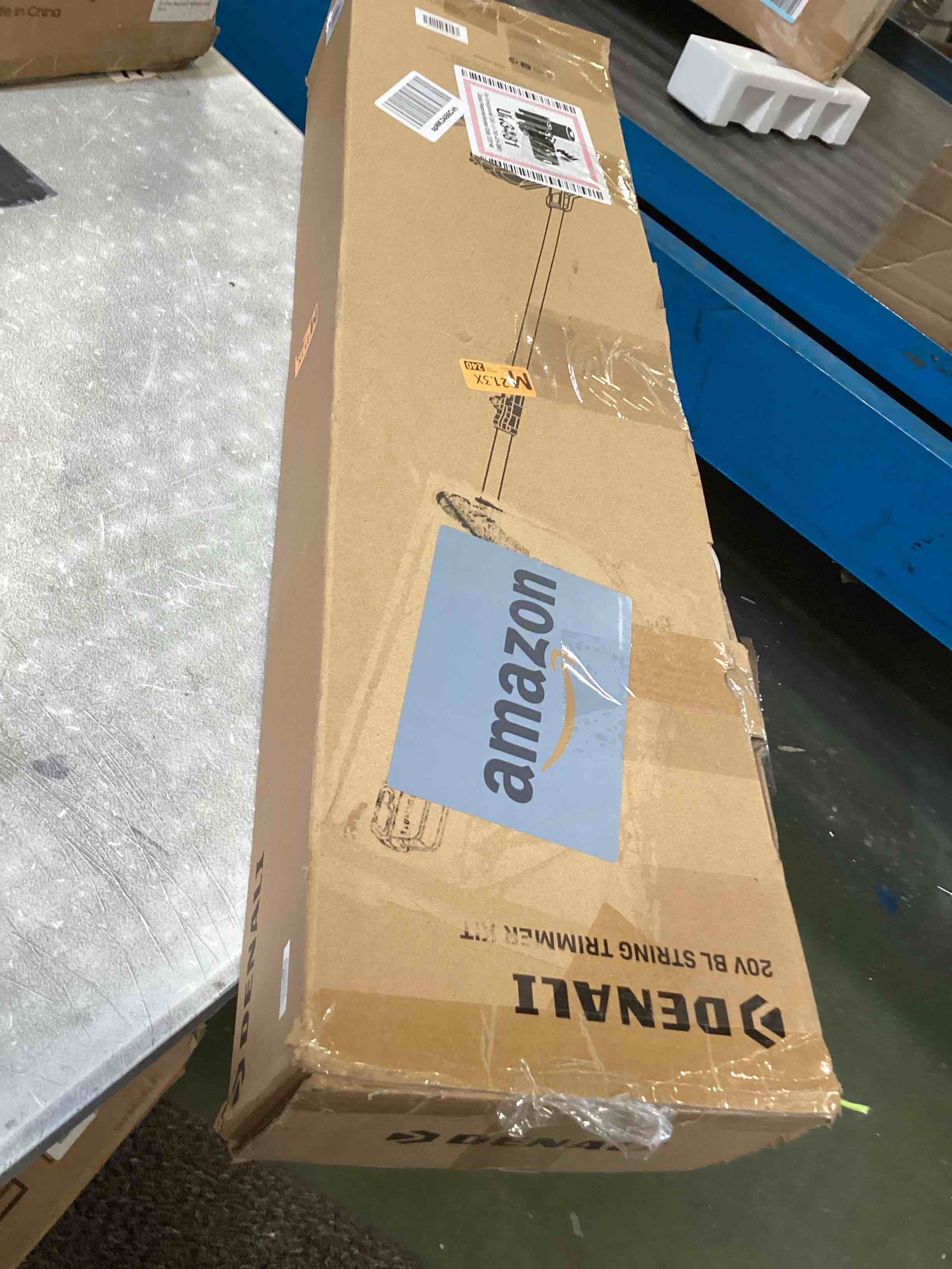 https://s3.amazonaws.com/lotting-images-prod/bidfta/RED6707383_1721150835689.jpeg