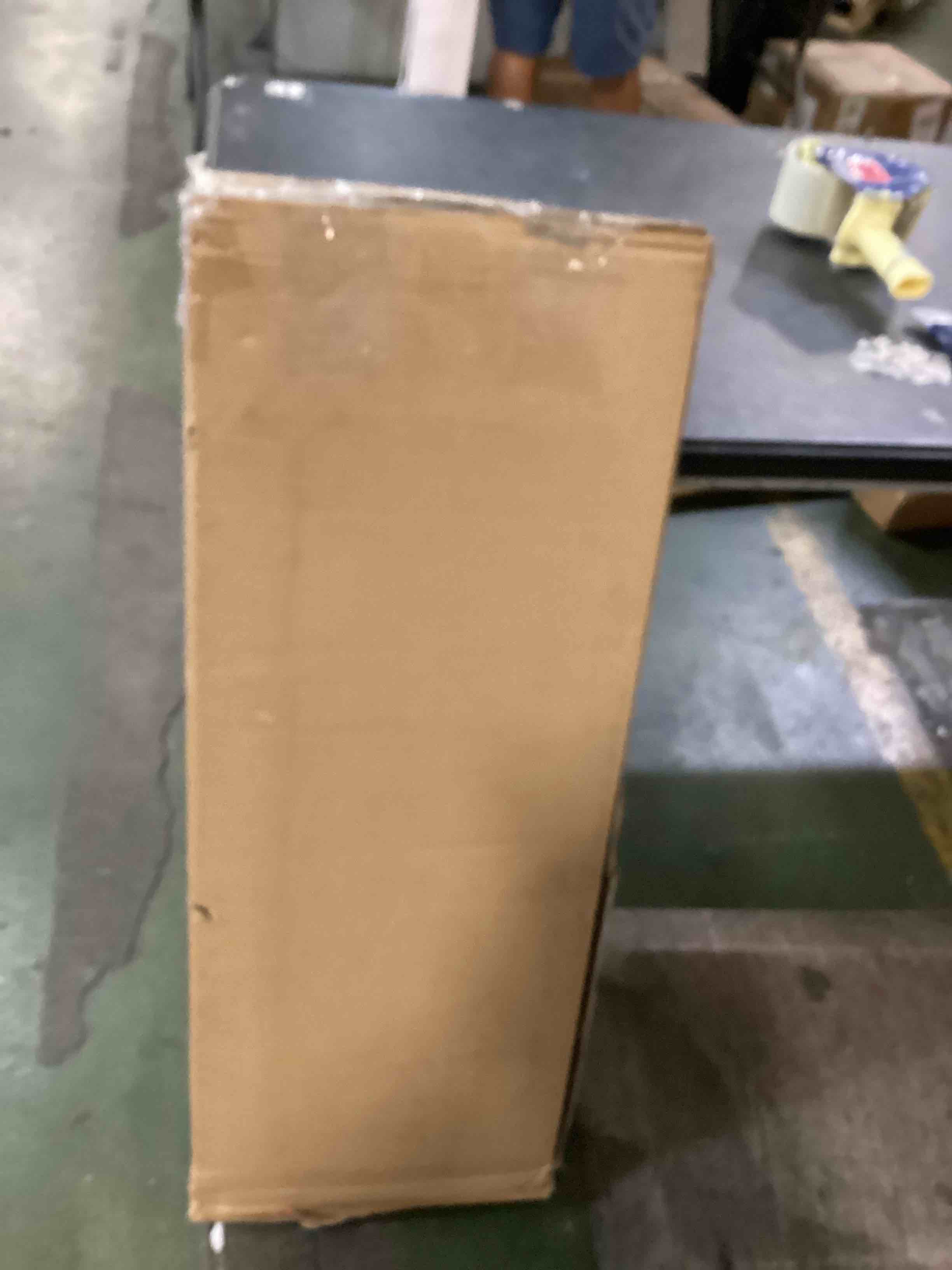 https://s3.amazonaws.com/lotting-images-prod/bidfta/RED6708261_1721305594946.jpeg