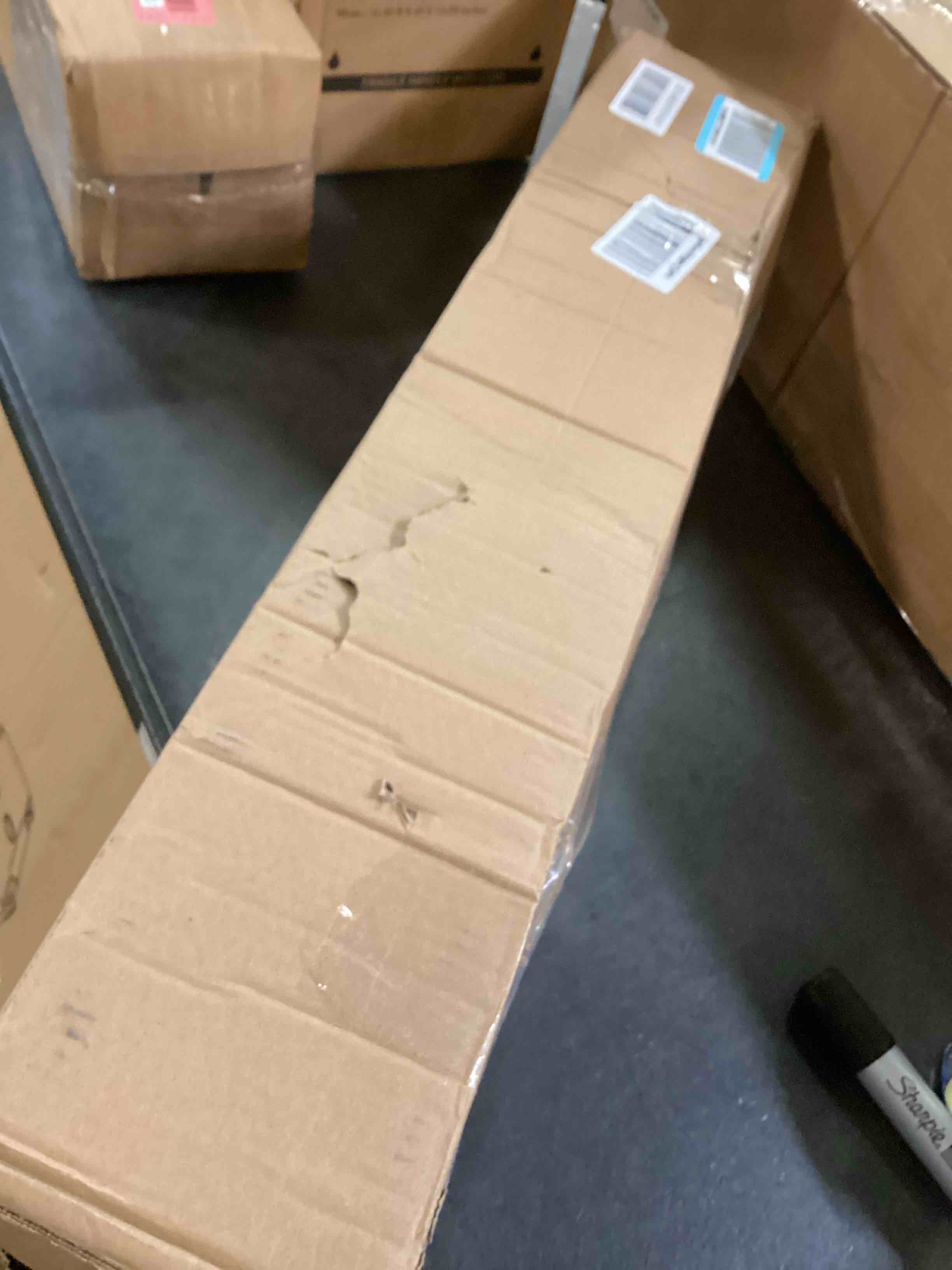 https://s3.amazonaws.com/lotting-images-prod/bidfta/RED6708375_1721316516197.jpeg
