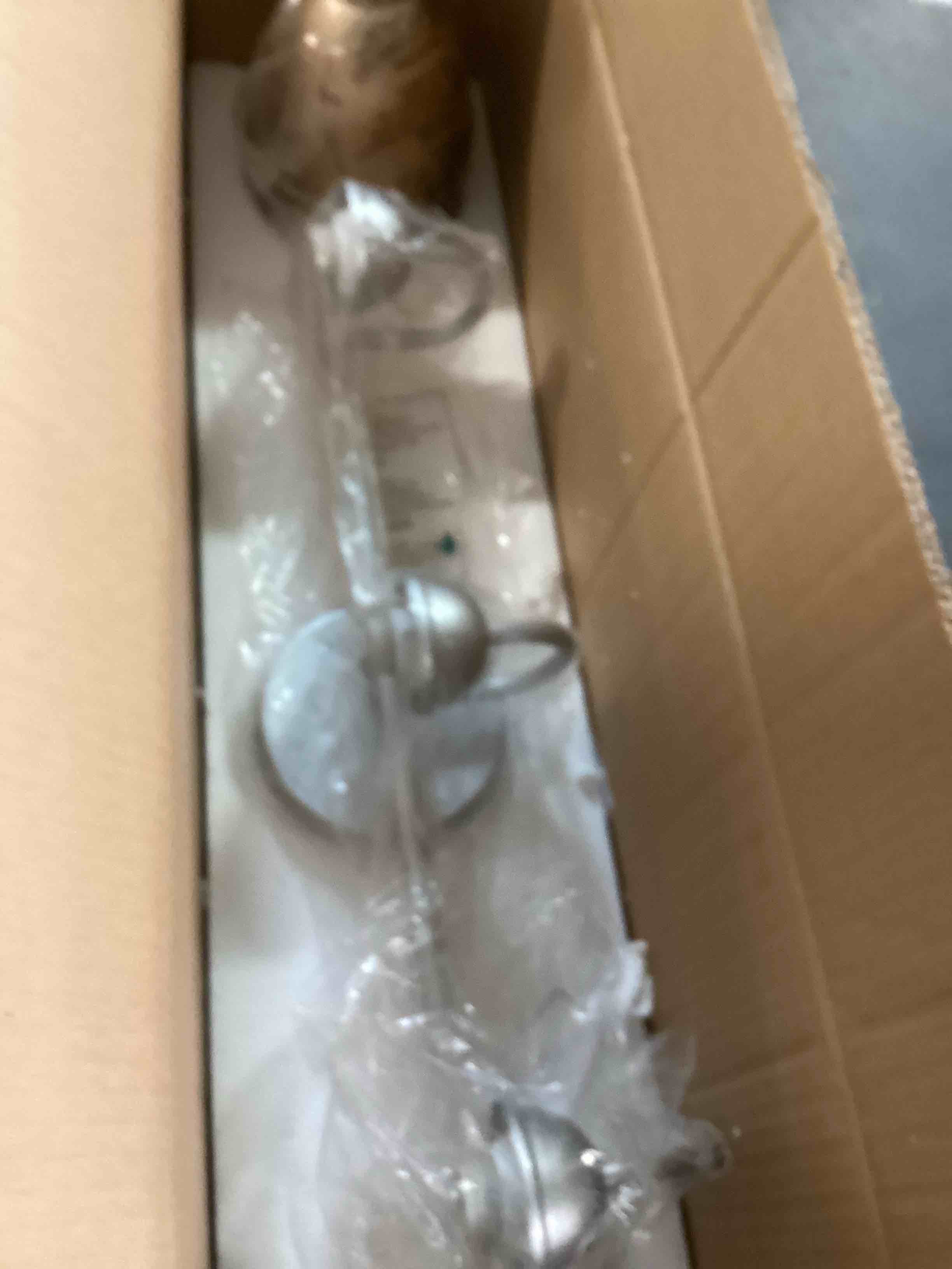 https://s3.amazonaws.com/lotting-images-prod/bidfta/RED6708389_1721317741483.jpeg