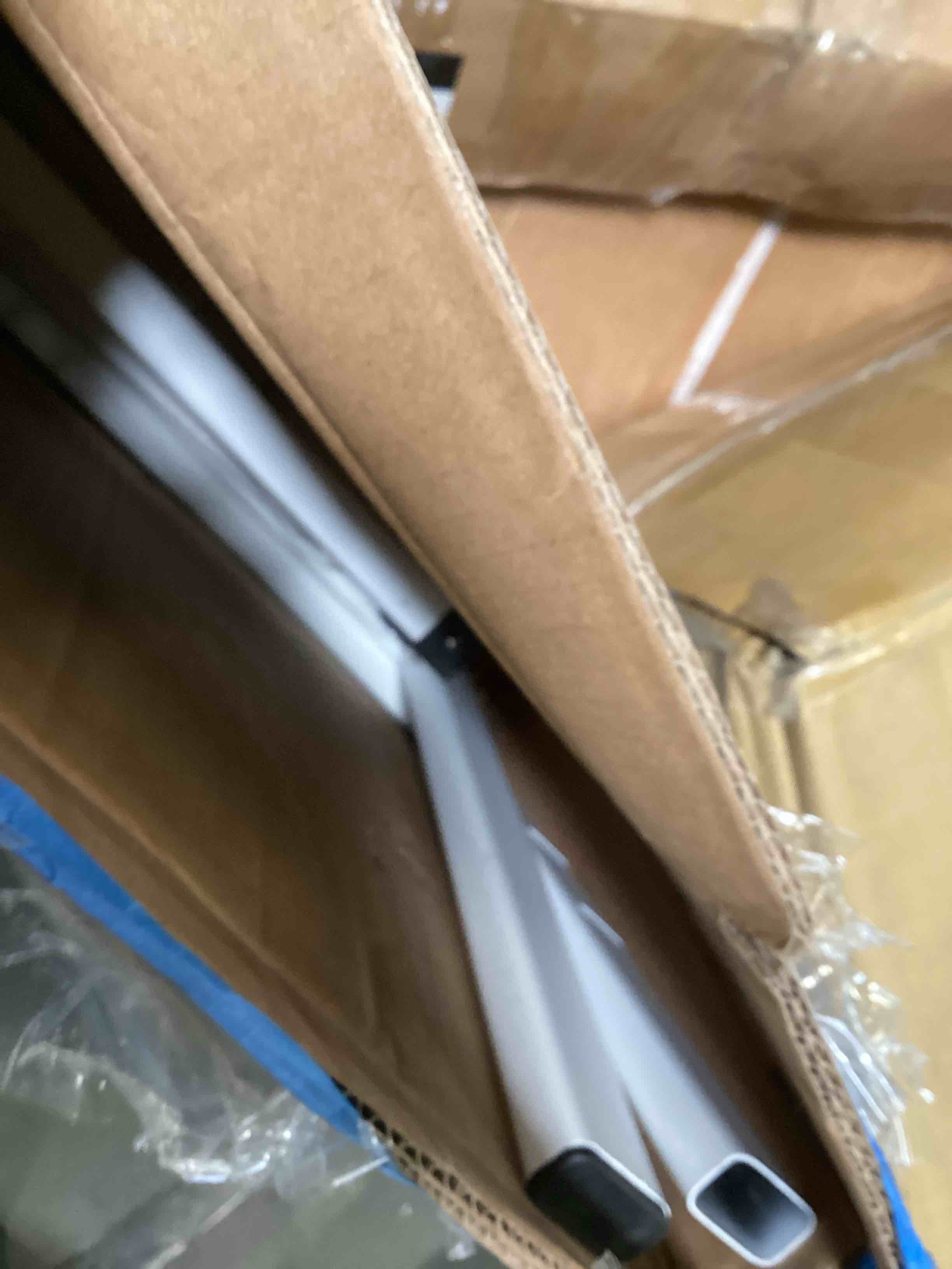 https://s3.amazonaws.com/lotting-images-prod/bidfta/RED6708645_1720027759310.jpeg