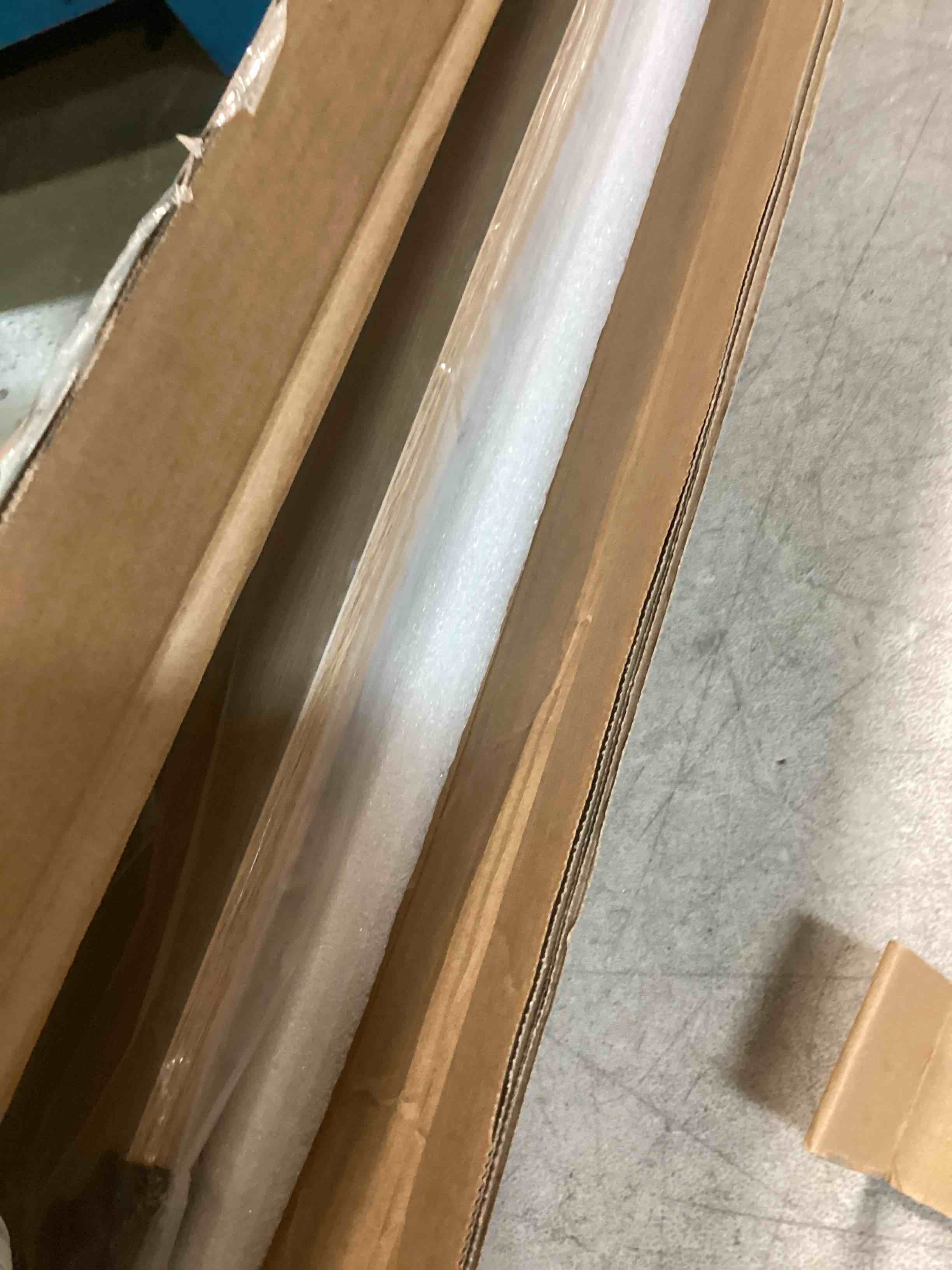 https://s3.amazonaws.com/lotting-images-prod/bidfta/RED6708723_1720436777282.jpeg