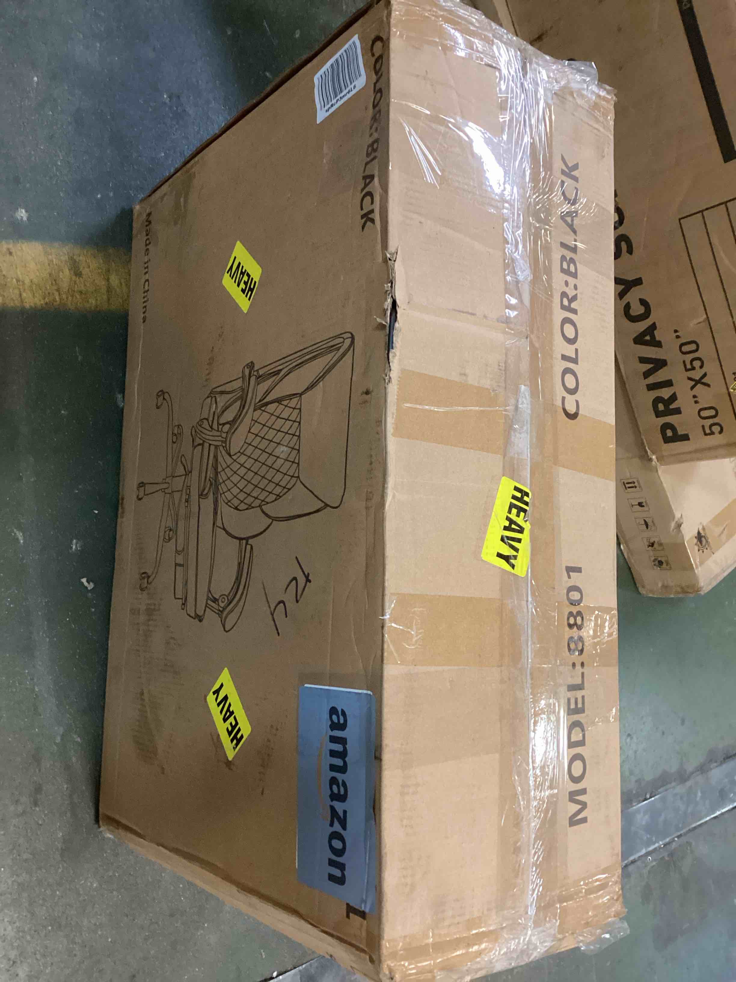 https://s3.amazonaws.com/lotting-images-prod/bidfta/RED6708911_1720461889851.jpeg