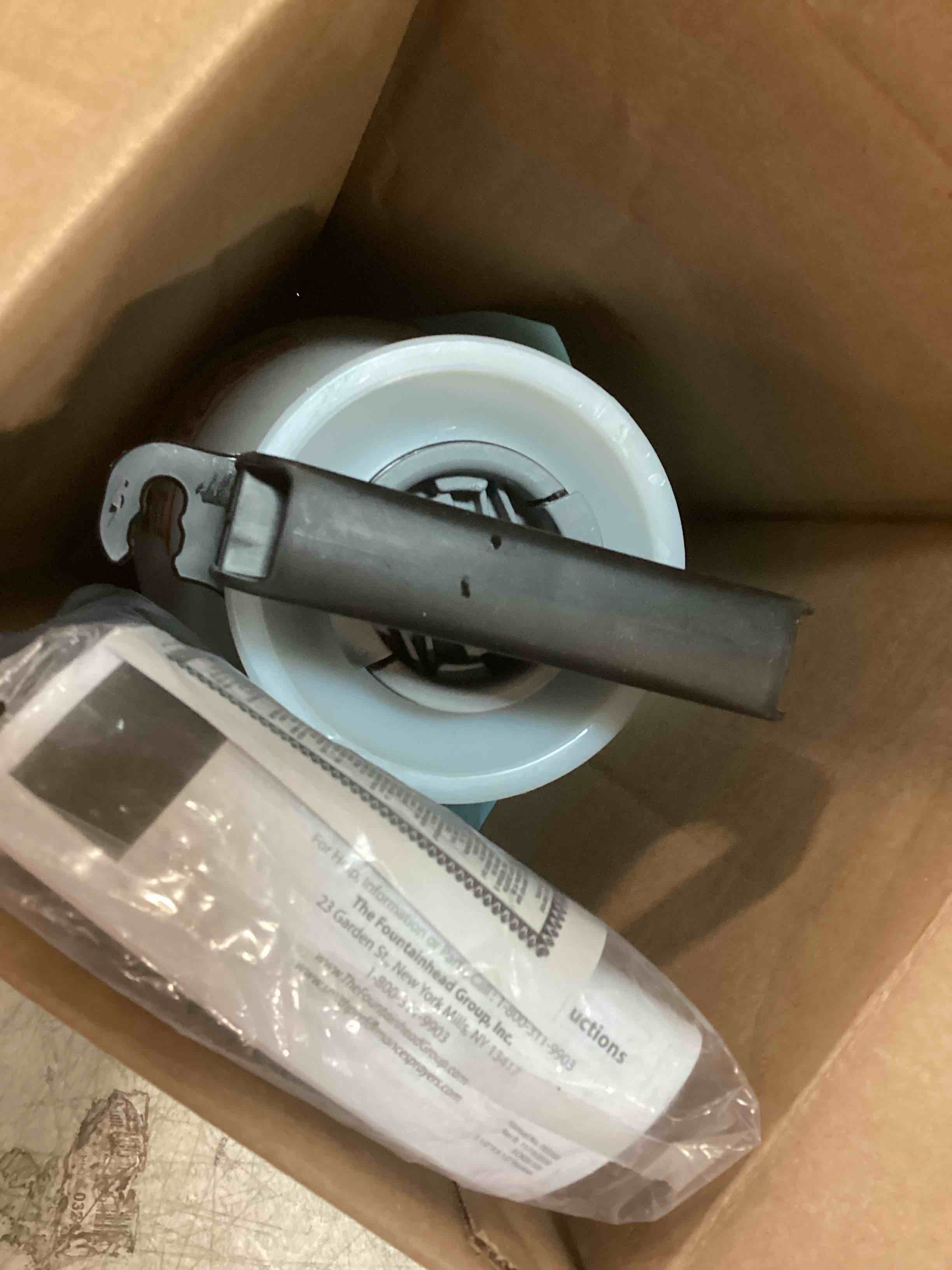 https://s3.amazonaws.com/lotting-images-prod/bidfta/RED6709453_1720624603925.jpeg